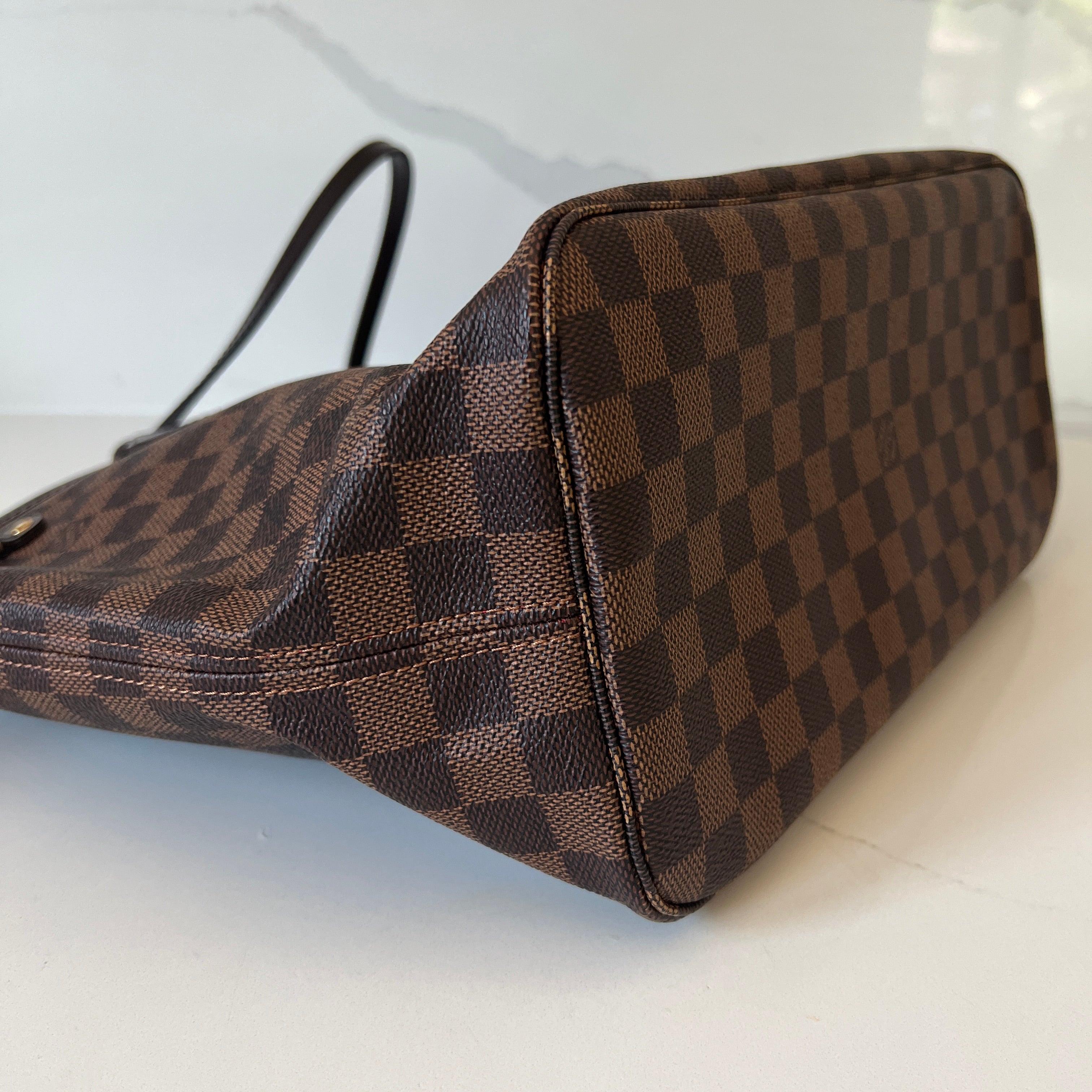 Louis Vuitton Neverfull MM & Pouch