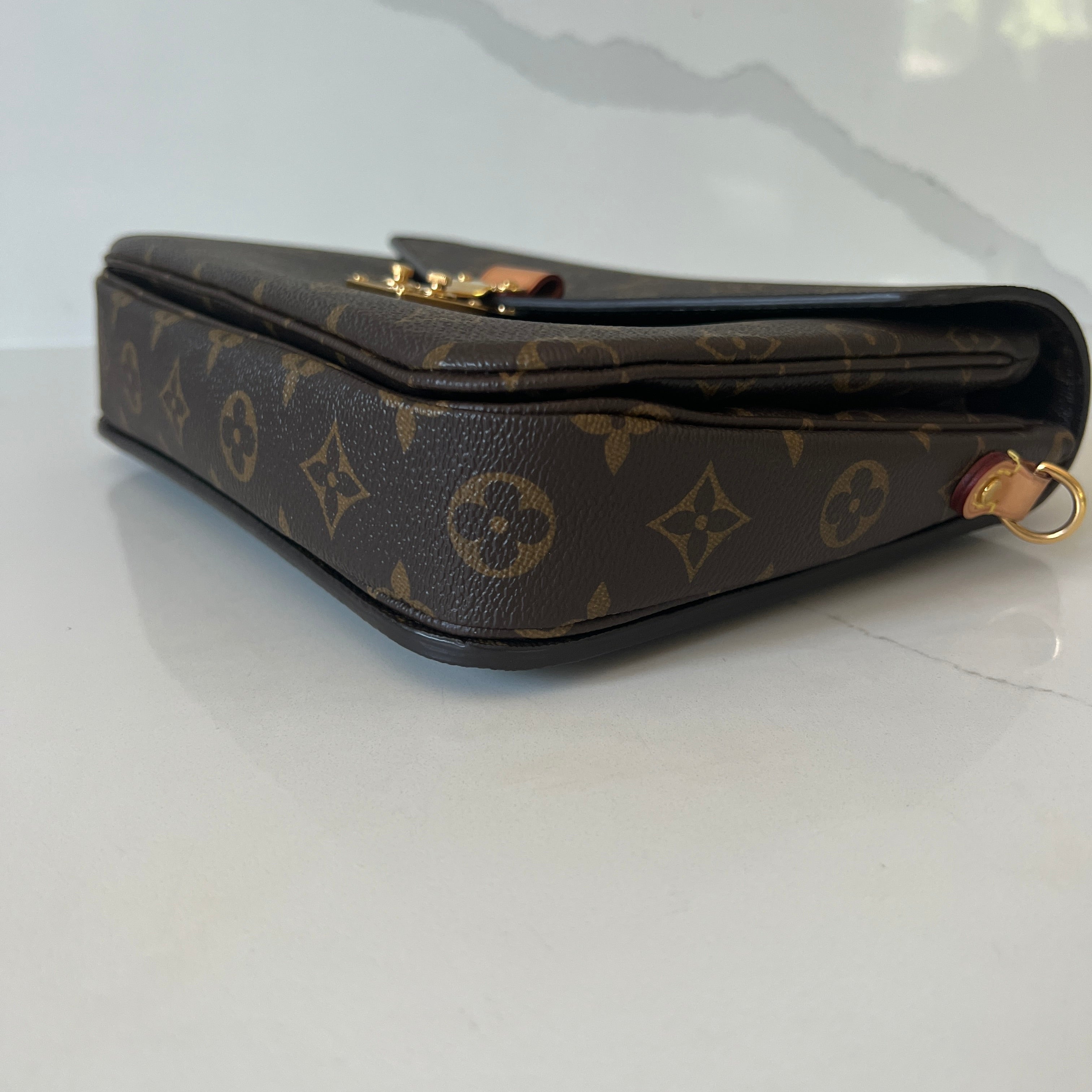 Louis Vuitton Pochette Metis