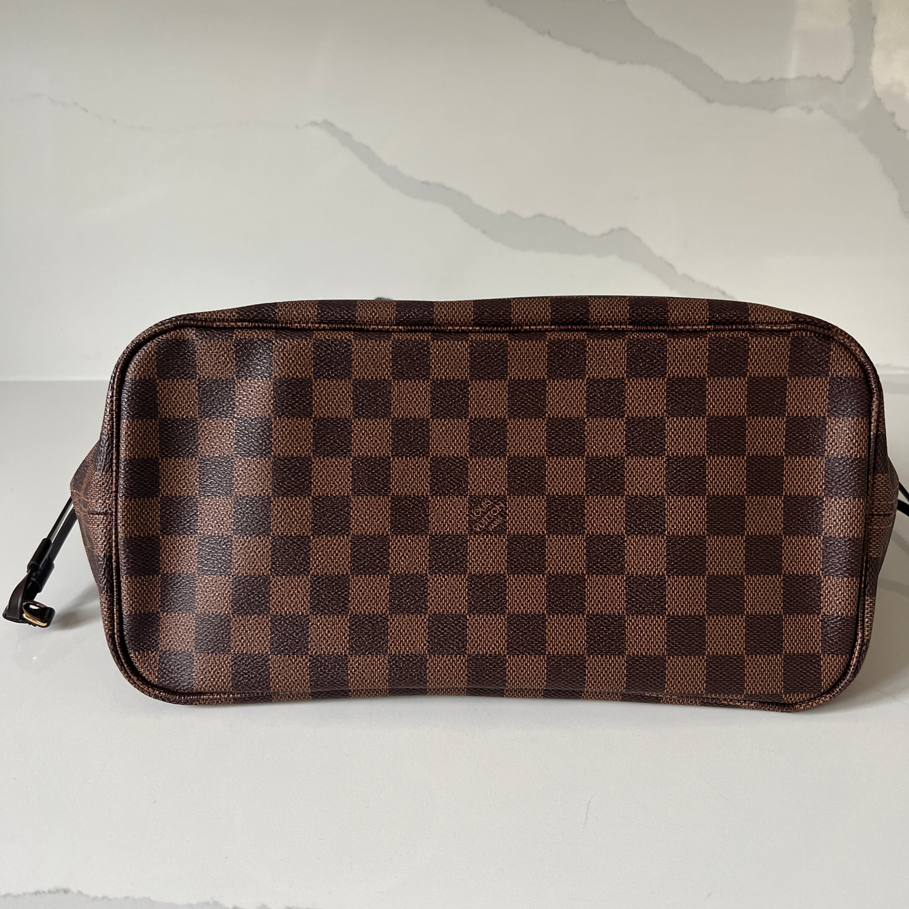Louis Vuitton Neverfull MM & Pouch