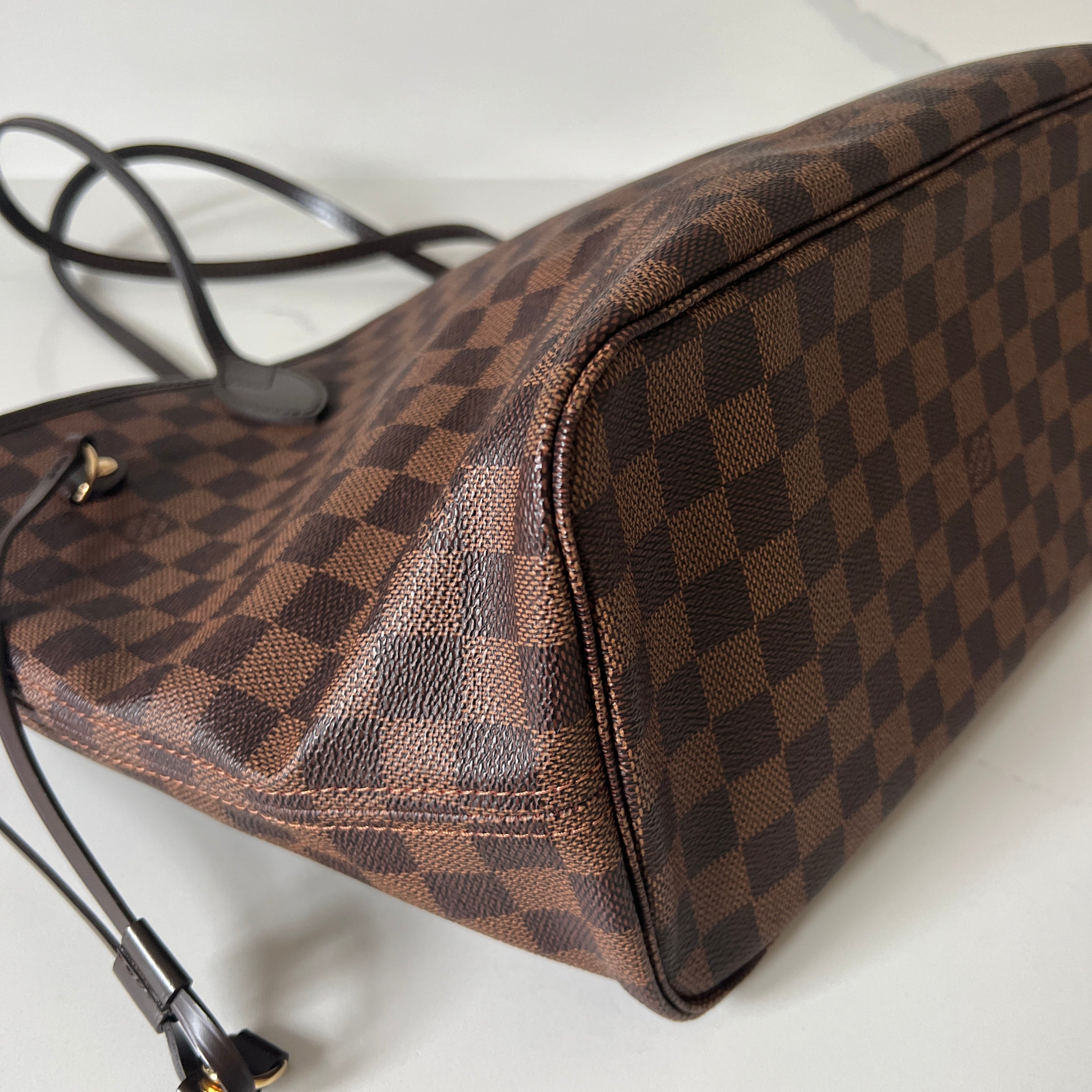 Louis Vuitton Neverfull MM & Pouch