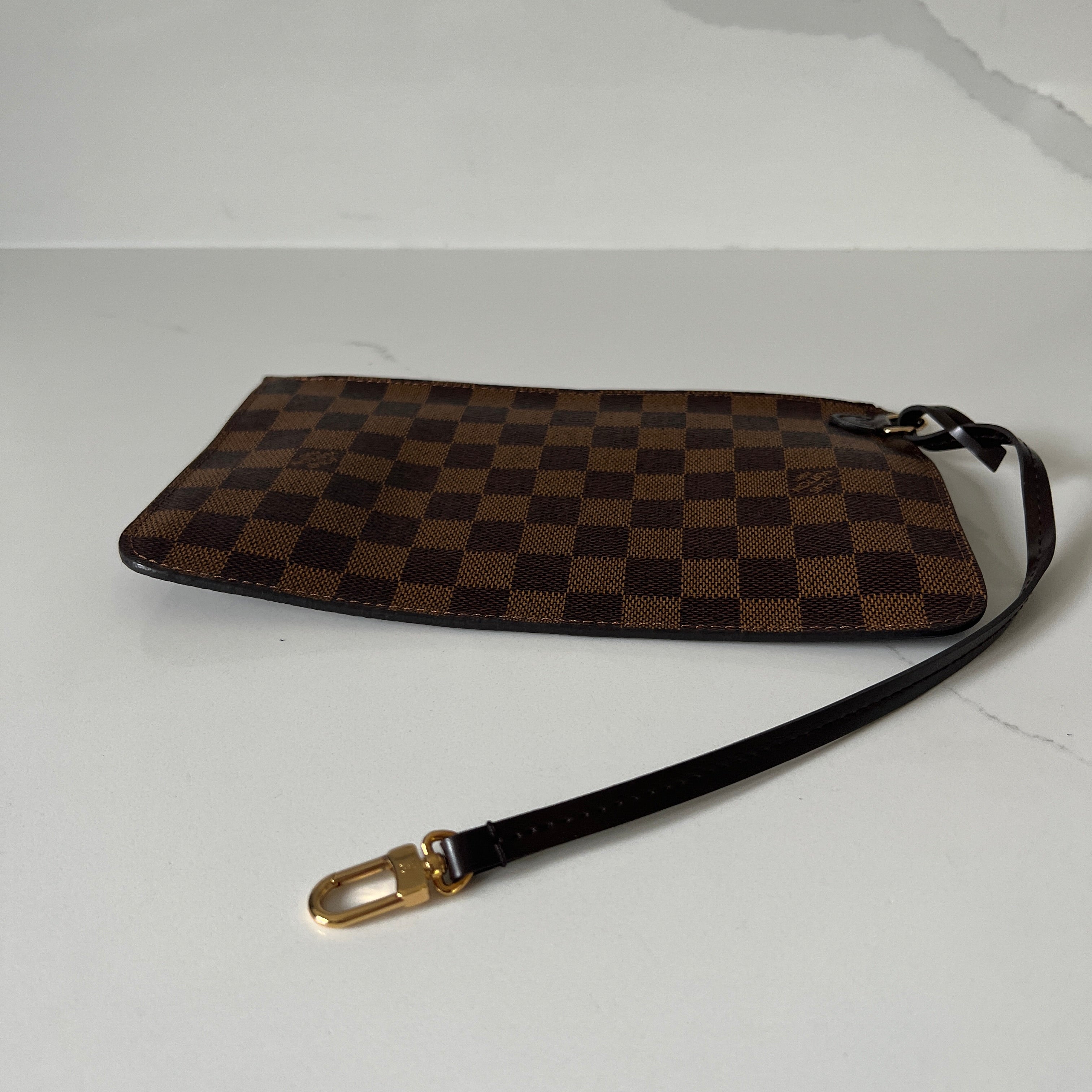 Louis Vuitton Neverfull MM & Pouch