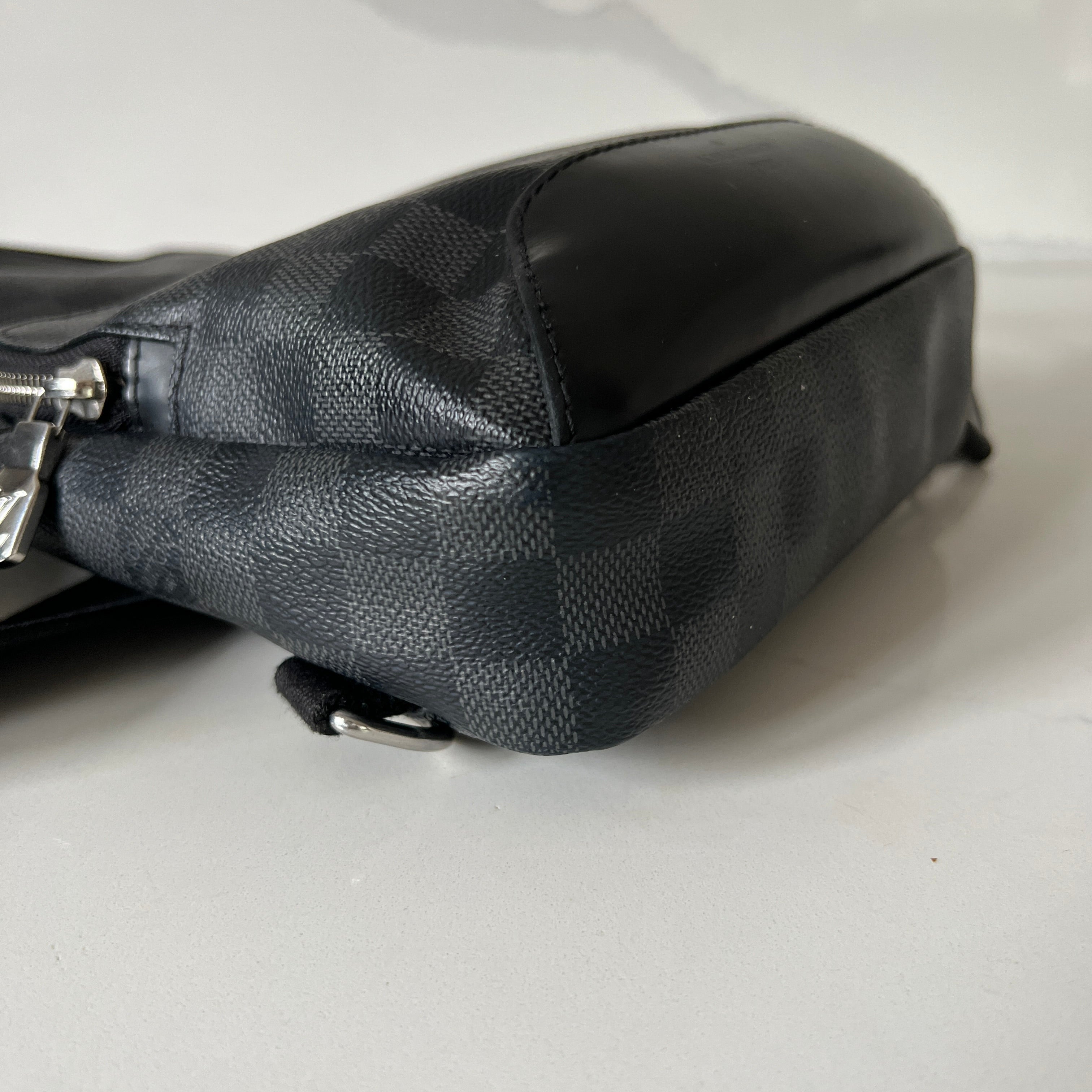 Louis Vuitton Avenue Slingbag