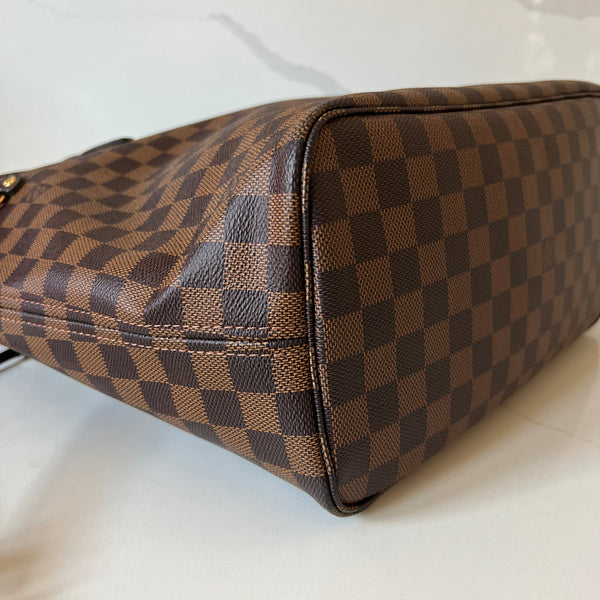 Louis Vuitton Neverfull MM & Pouch