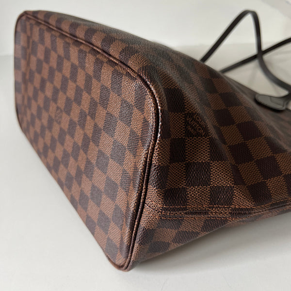 Louis Vuitton Neverfull MM & Pouch