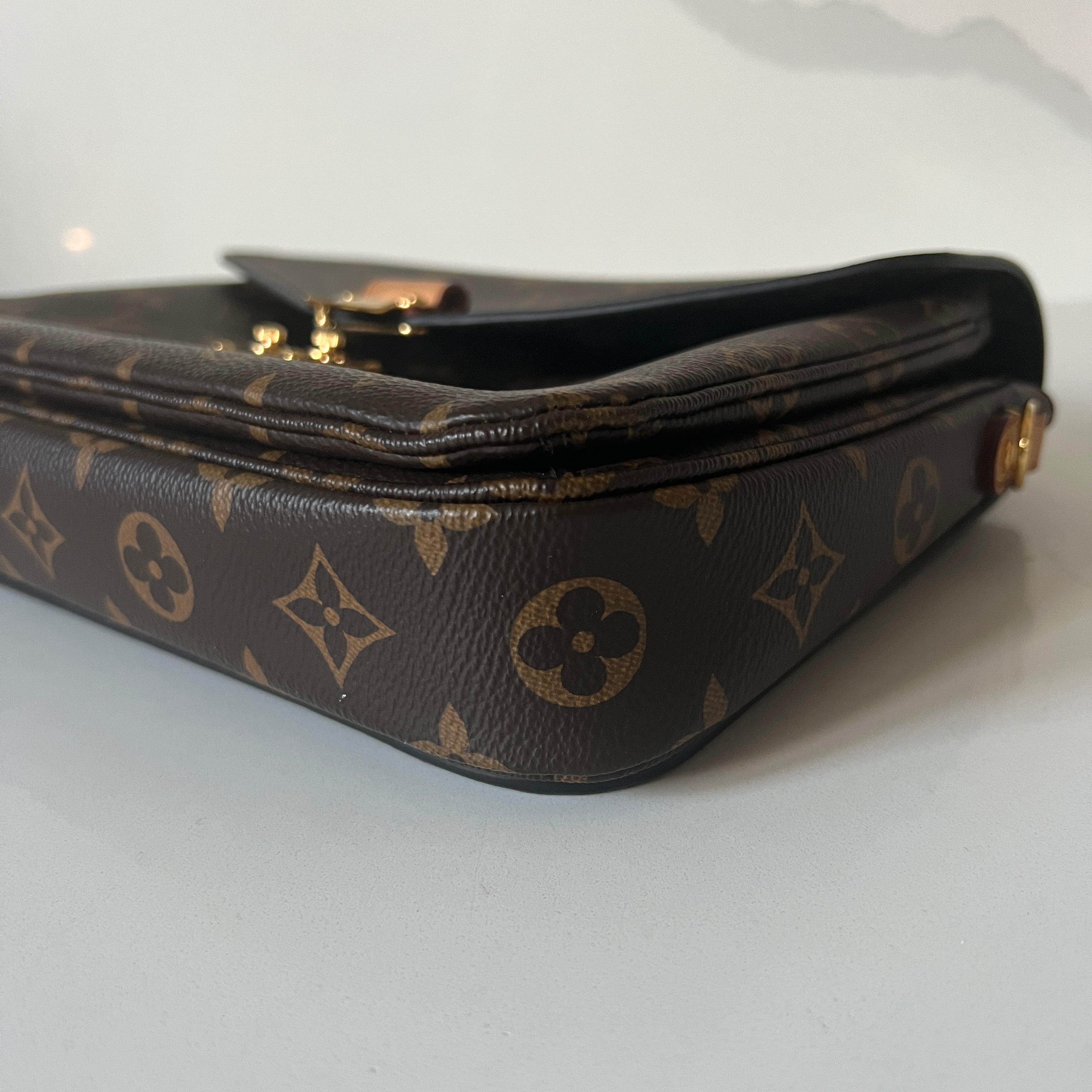 Louis Vuitton Pochette Metis