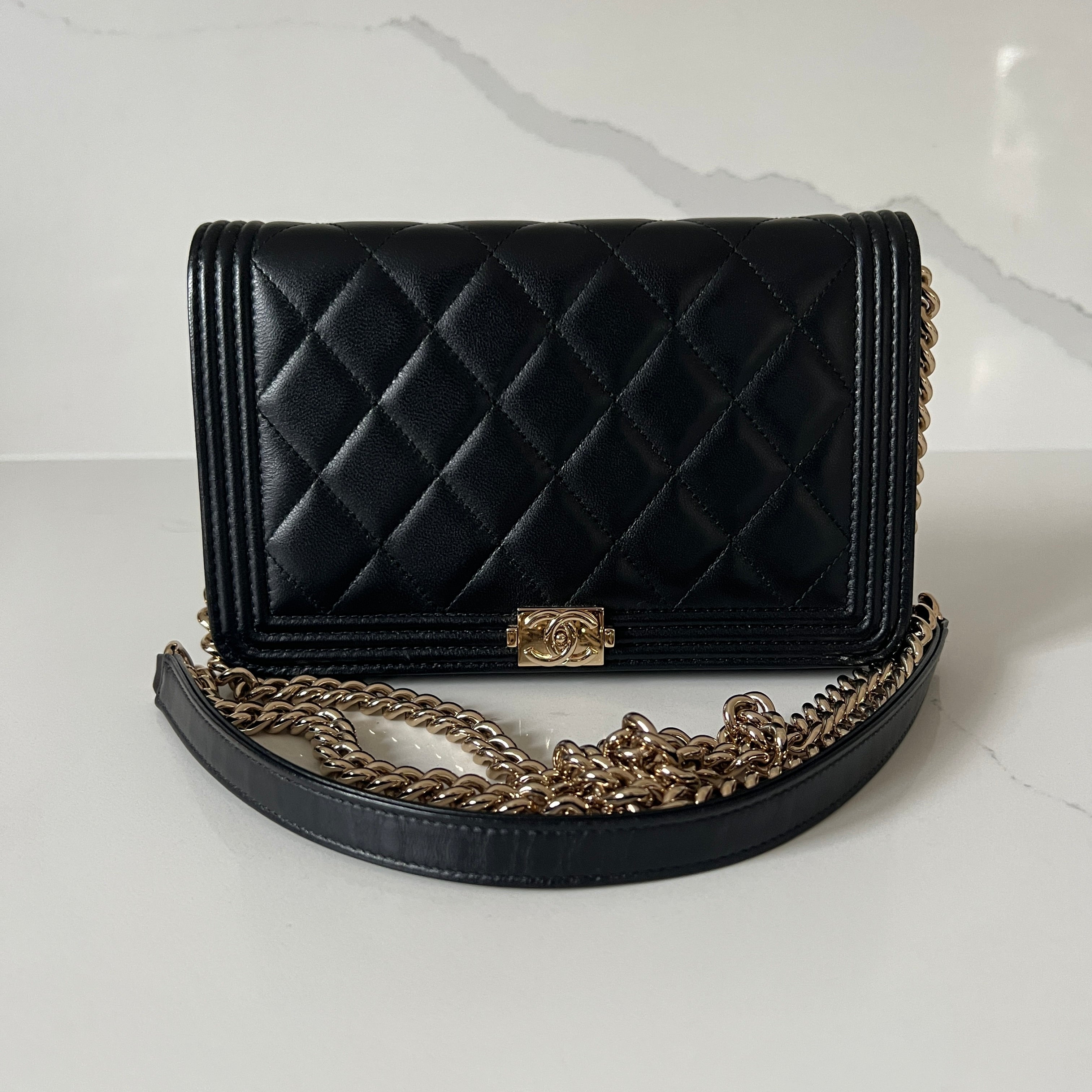 Chanel Wallet on Chain (WOC)