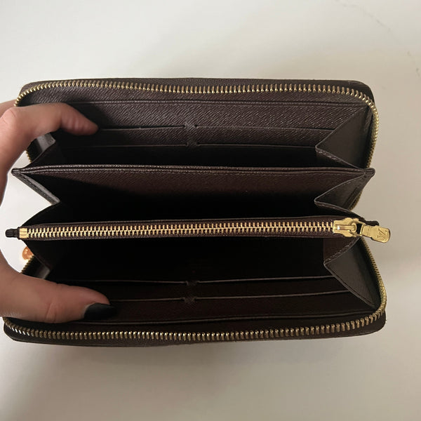 Louis Vuitton Zippy Wallet