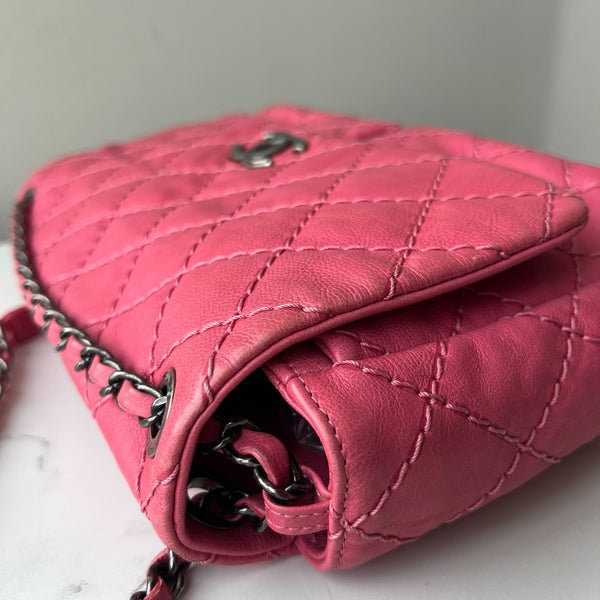 Chanel Natural Beauty Split Pocket