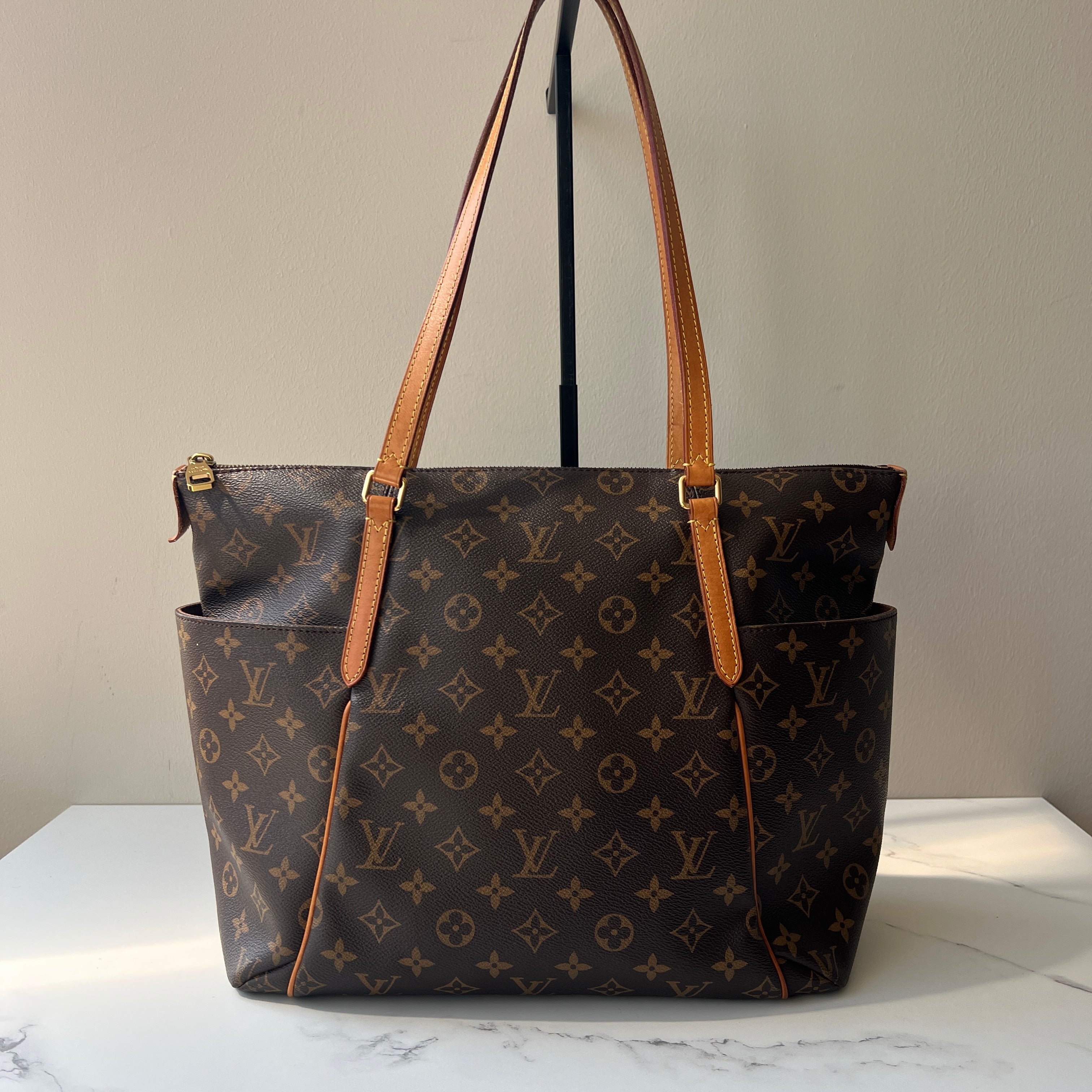 Louis Vuitton Totally
