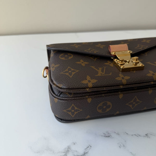 Louis Vuitton Pochette Metis East West