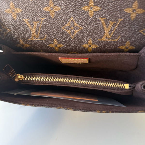 Louis Vuitton Pochette Metis East West