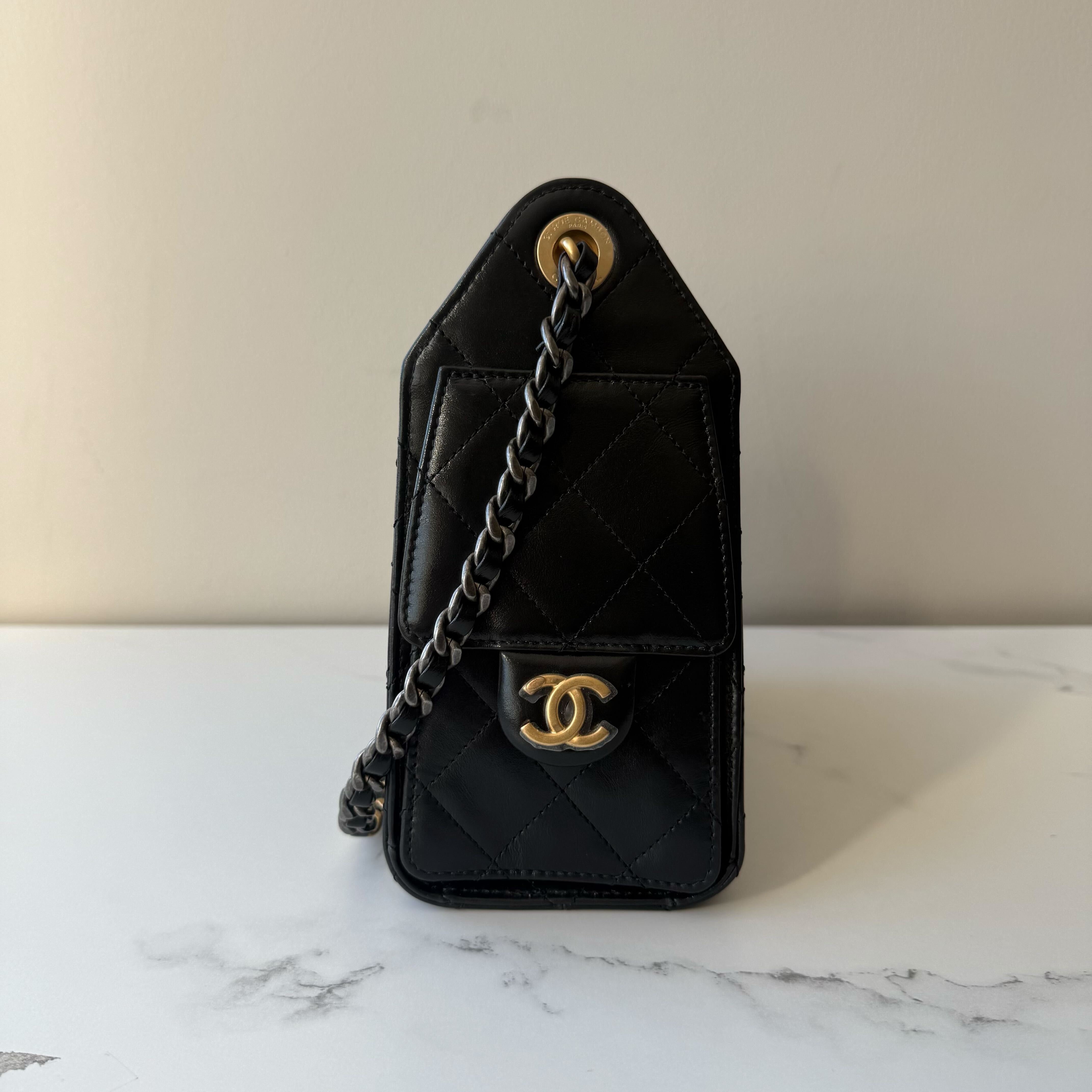 Chanel Mini 25