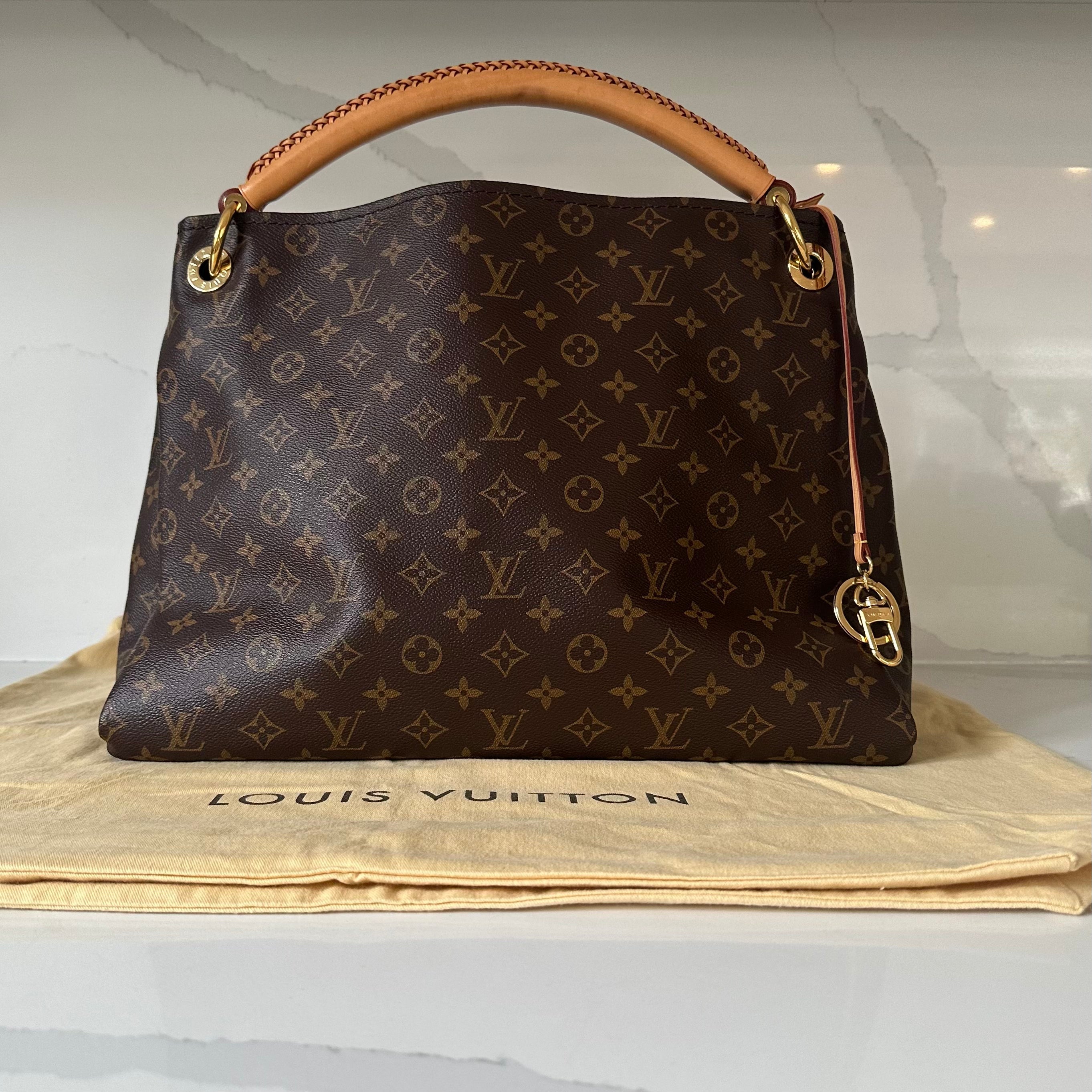 Louis Vuitton Artsy MM
