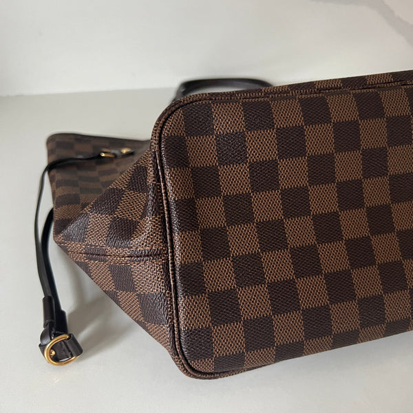 Louis Vuitton Neverfull MM & Pouch