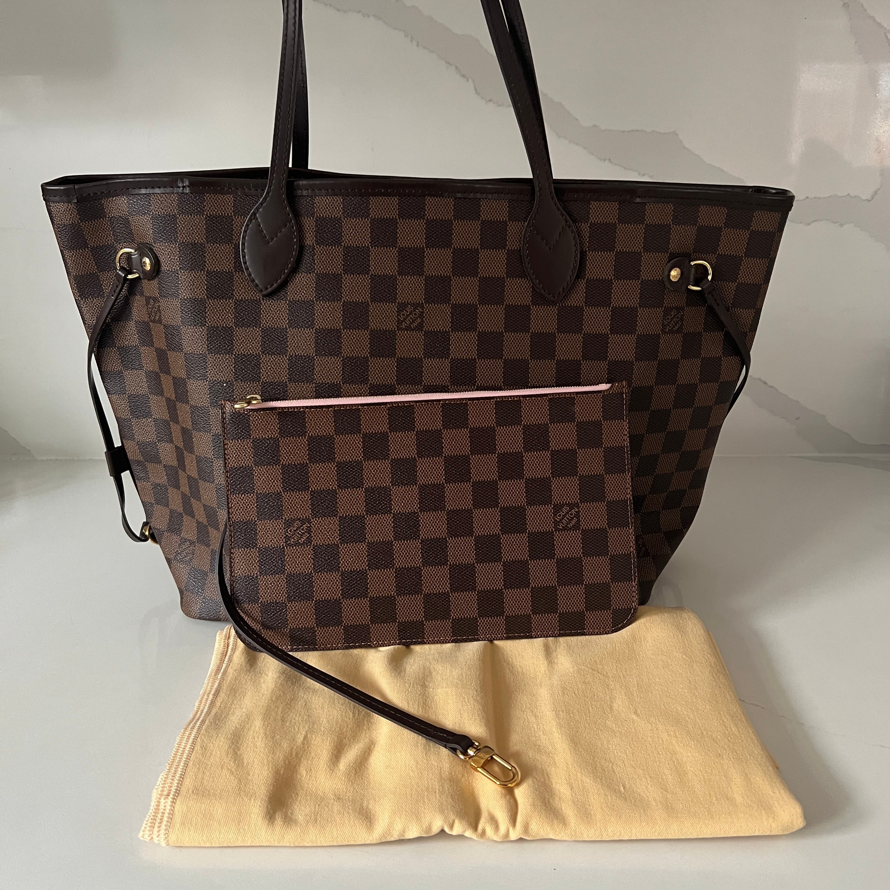 Louis Vuitton Neverfull MM & Pouch