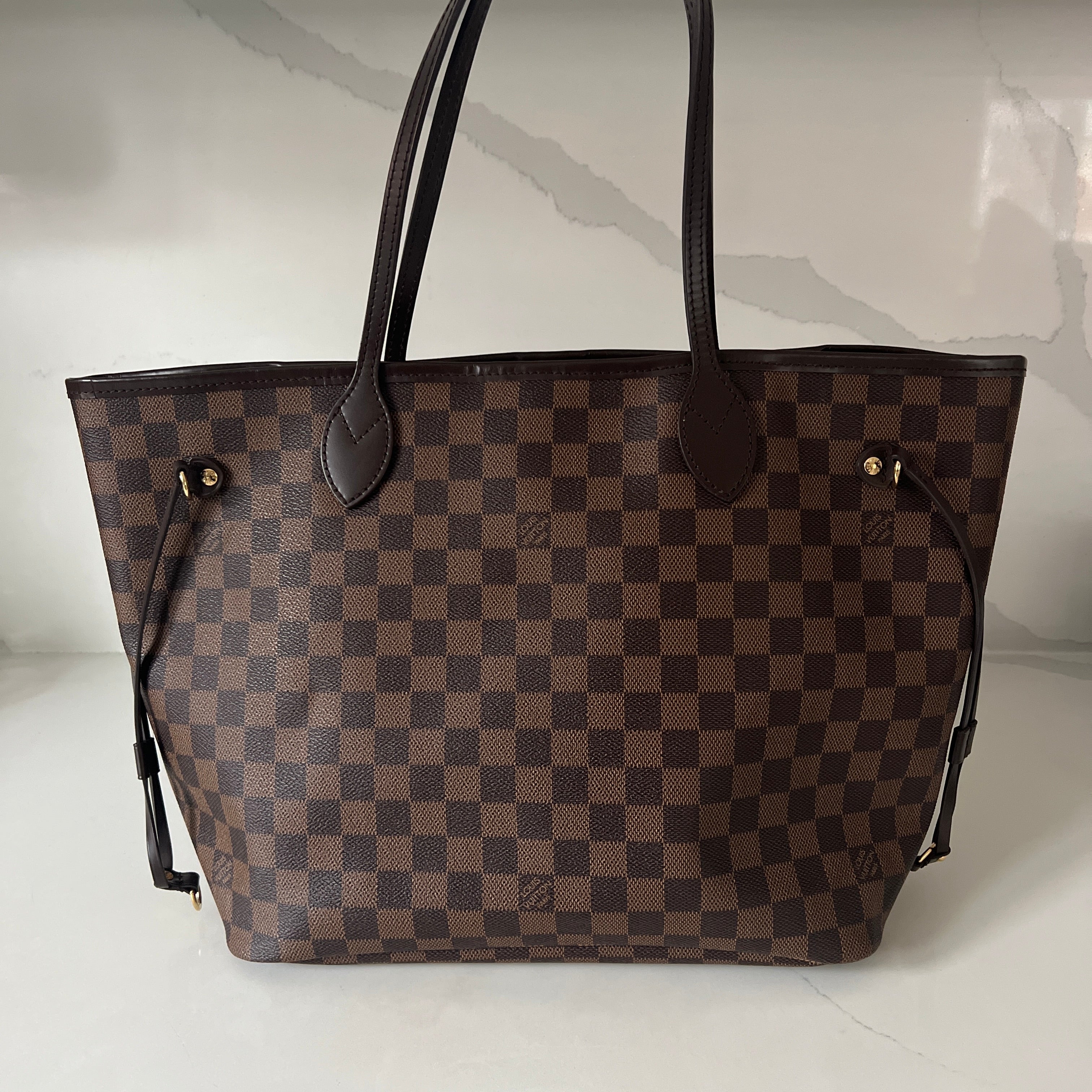 Louis Vuitton Neverfull MM & Pouch