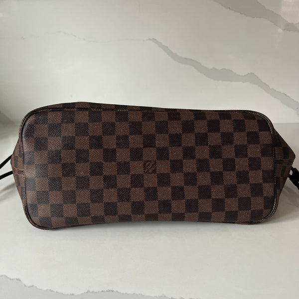 Louis Vuitton Neverfull MM & Pouch