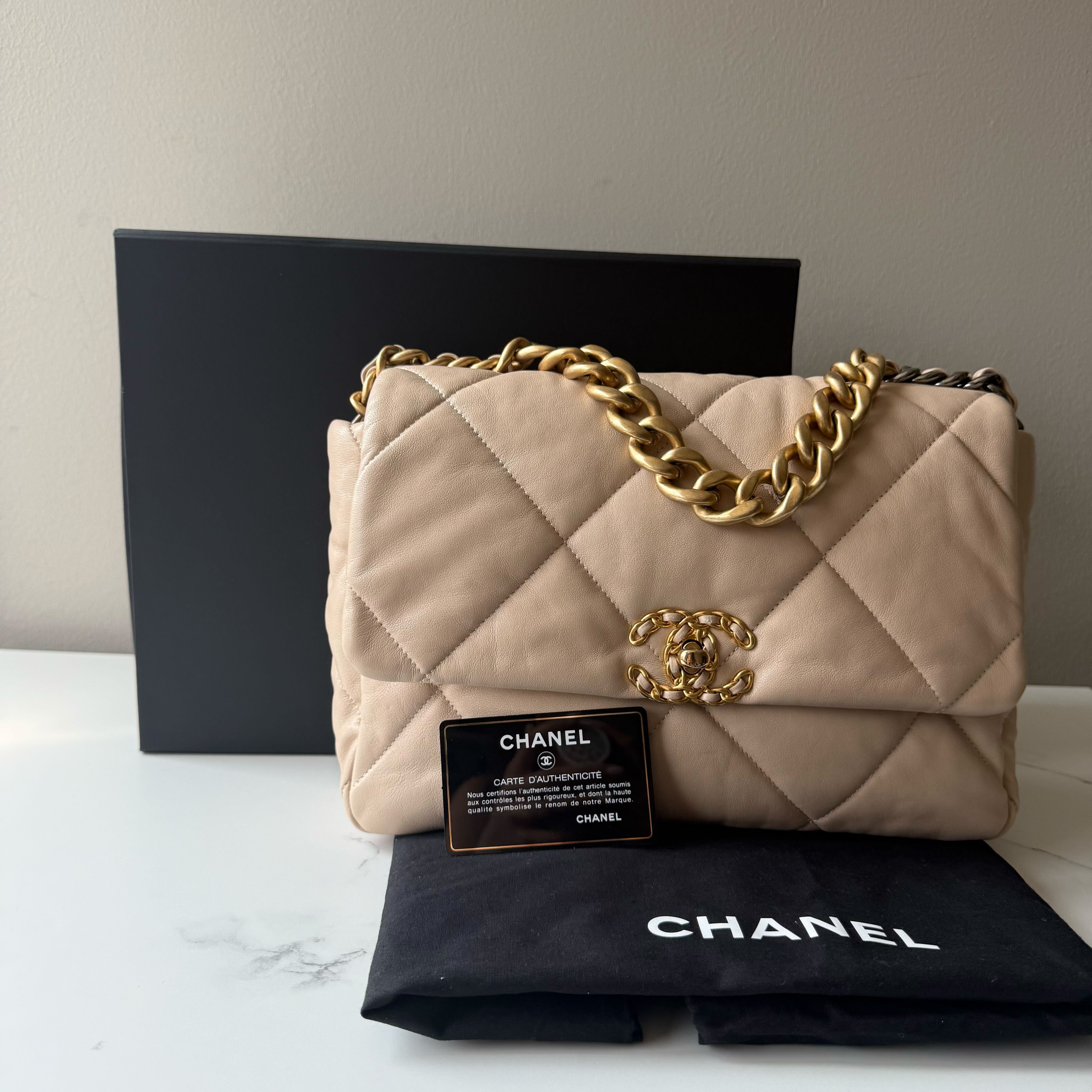 Chanel 19