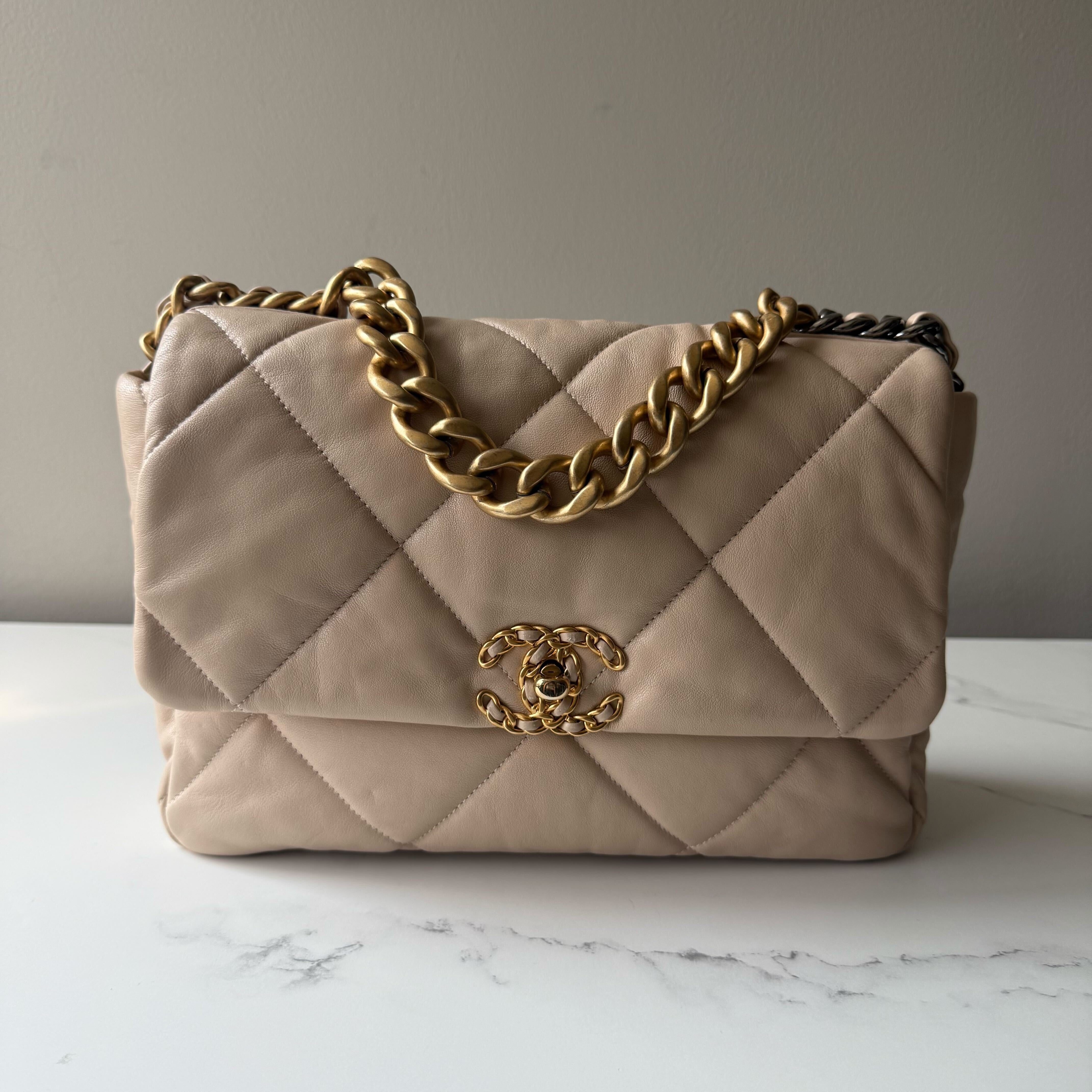 Chanel 19