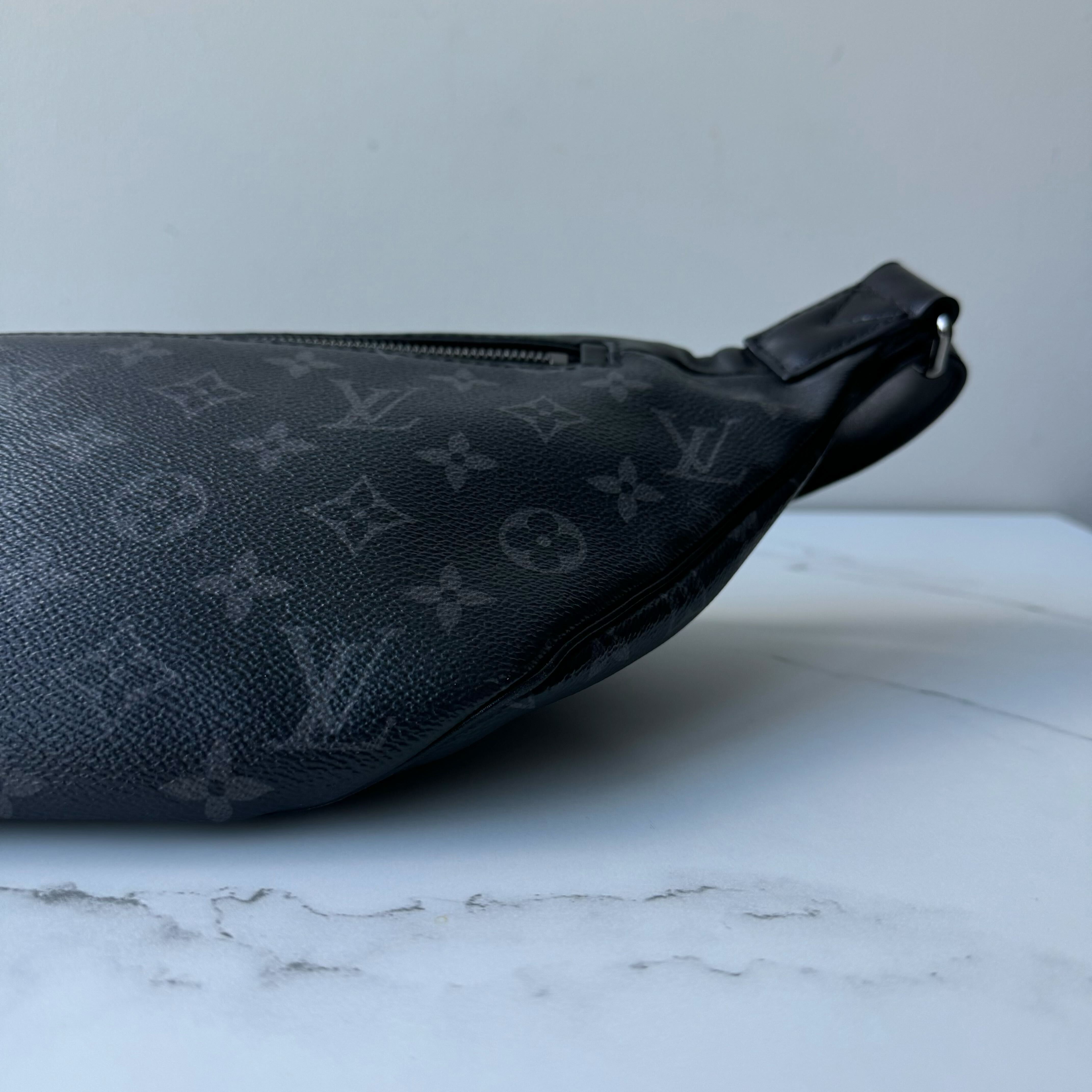 Louis Vuitton Discovery Bumbag