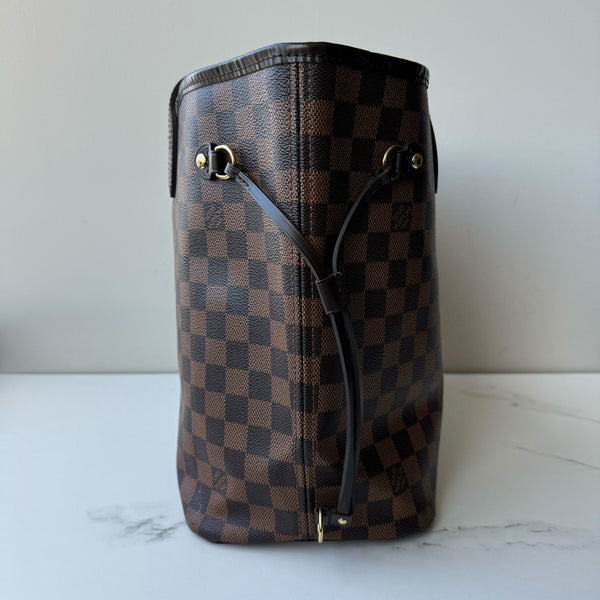 Louis Vuitton Neverfull MM & Pouch