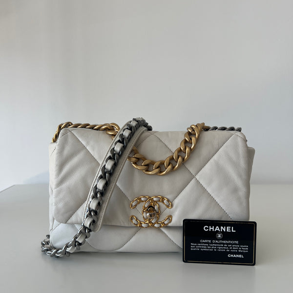 Chanel 19