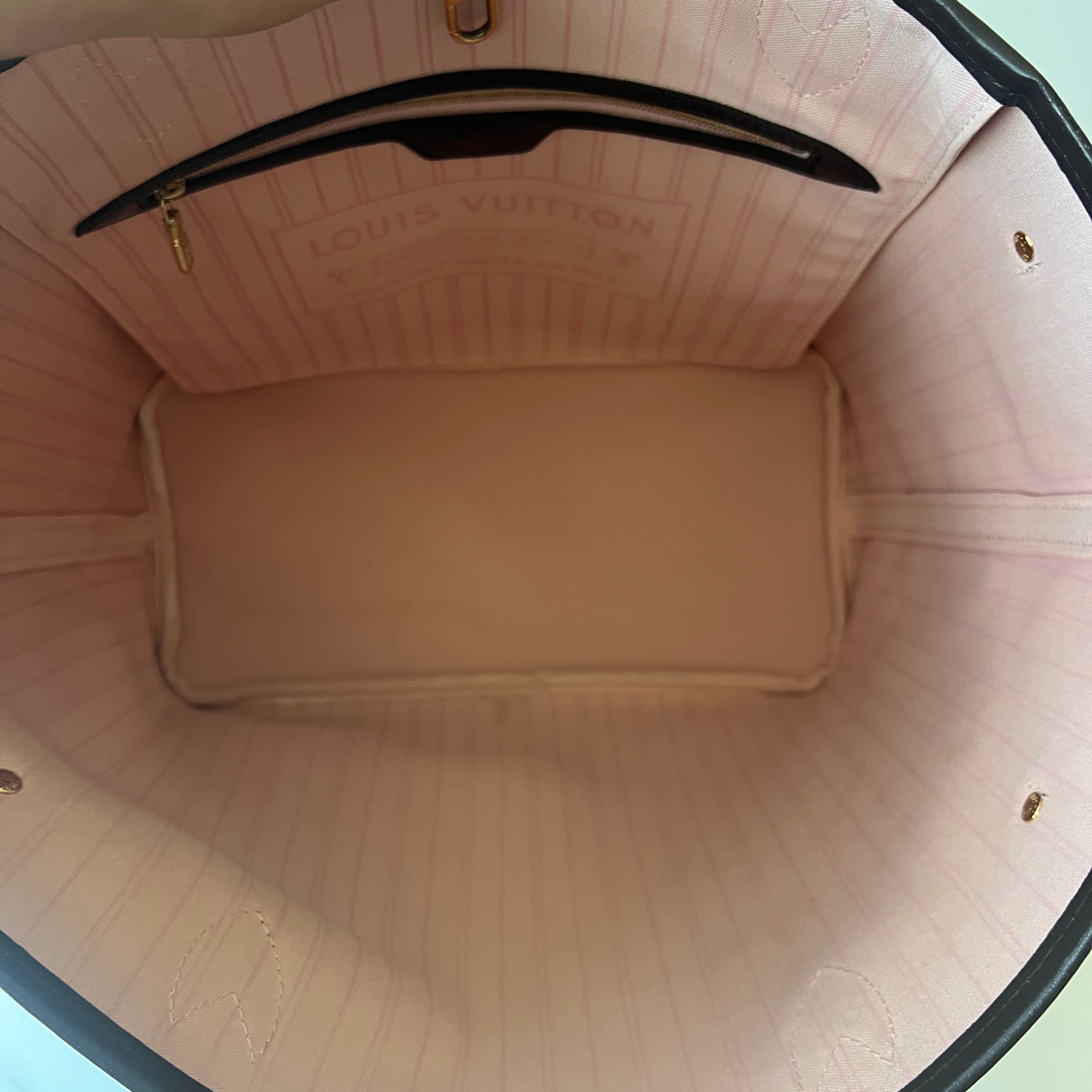 Louis Vuitton Neverfull MM & Pouch