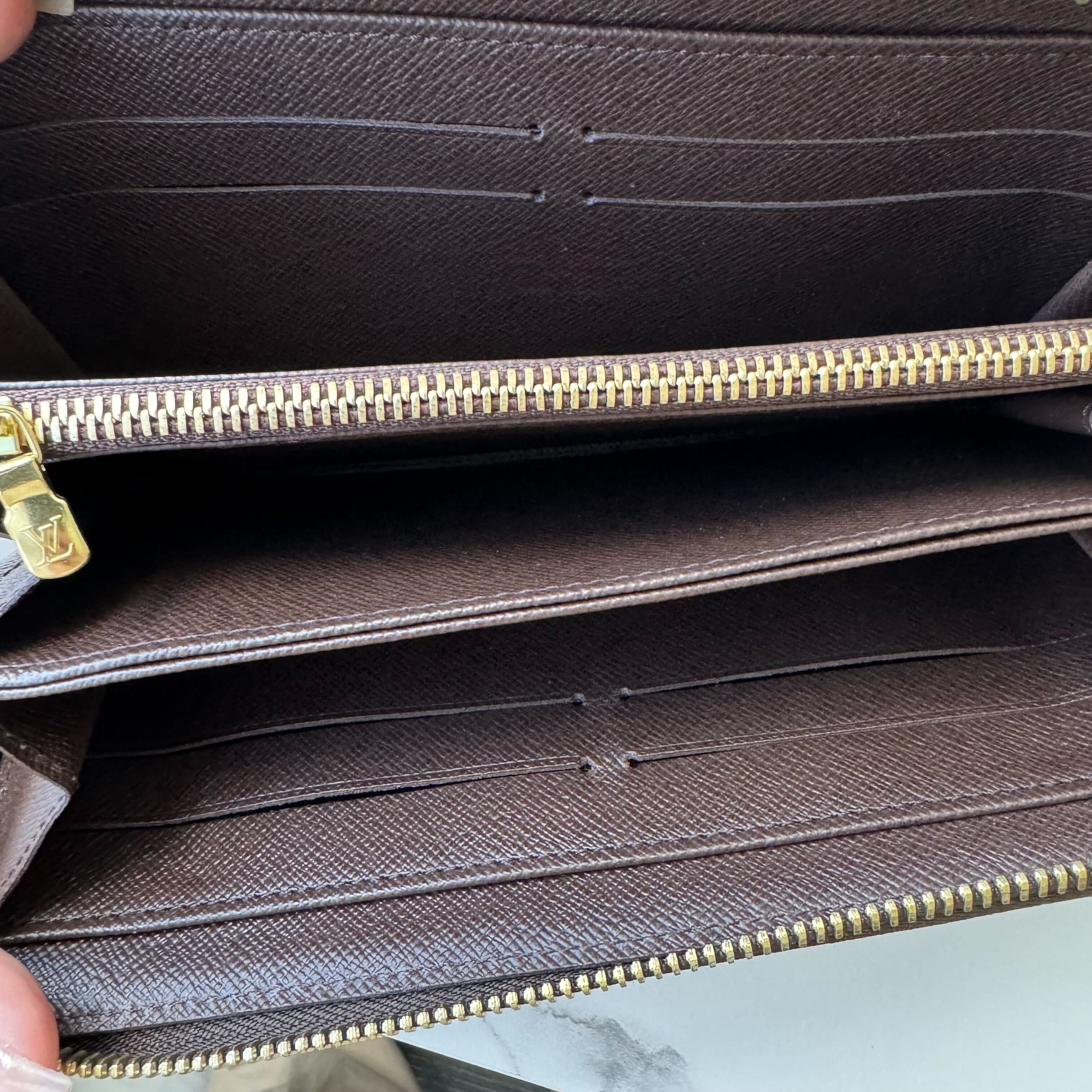 Louis Vuitton Zippy Wallet