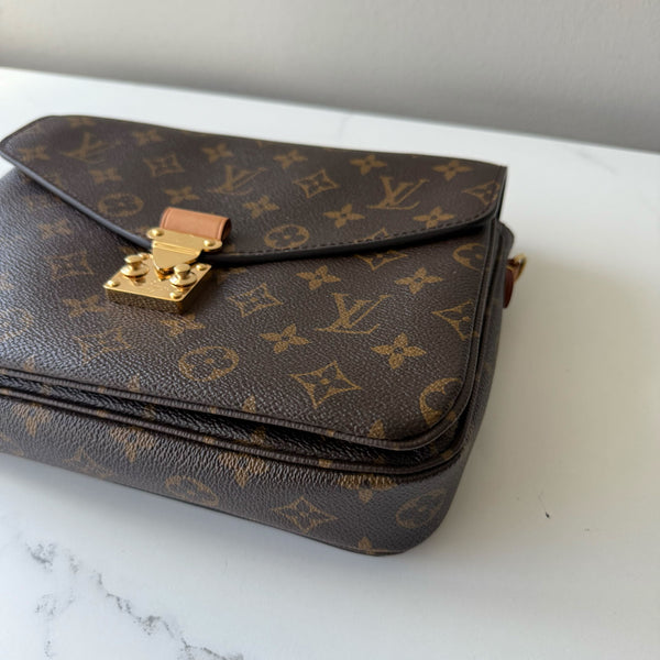 Louis Vuitton Pochette Metis