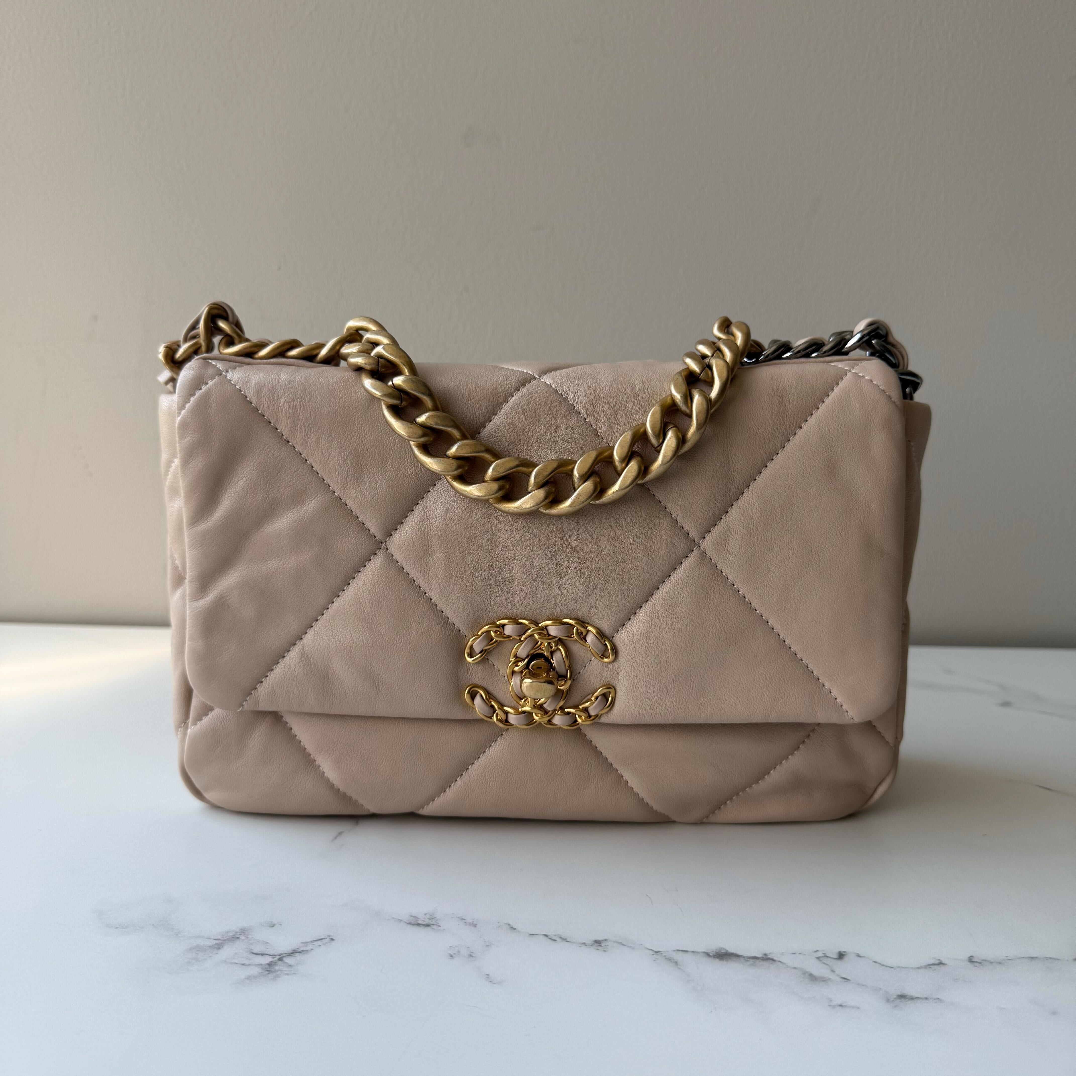 Chanel 19