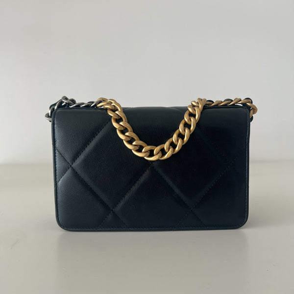 Chanel 19 WOC