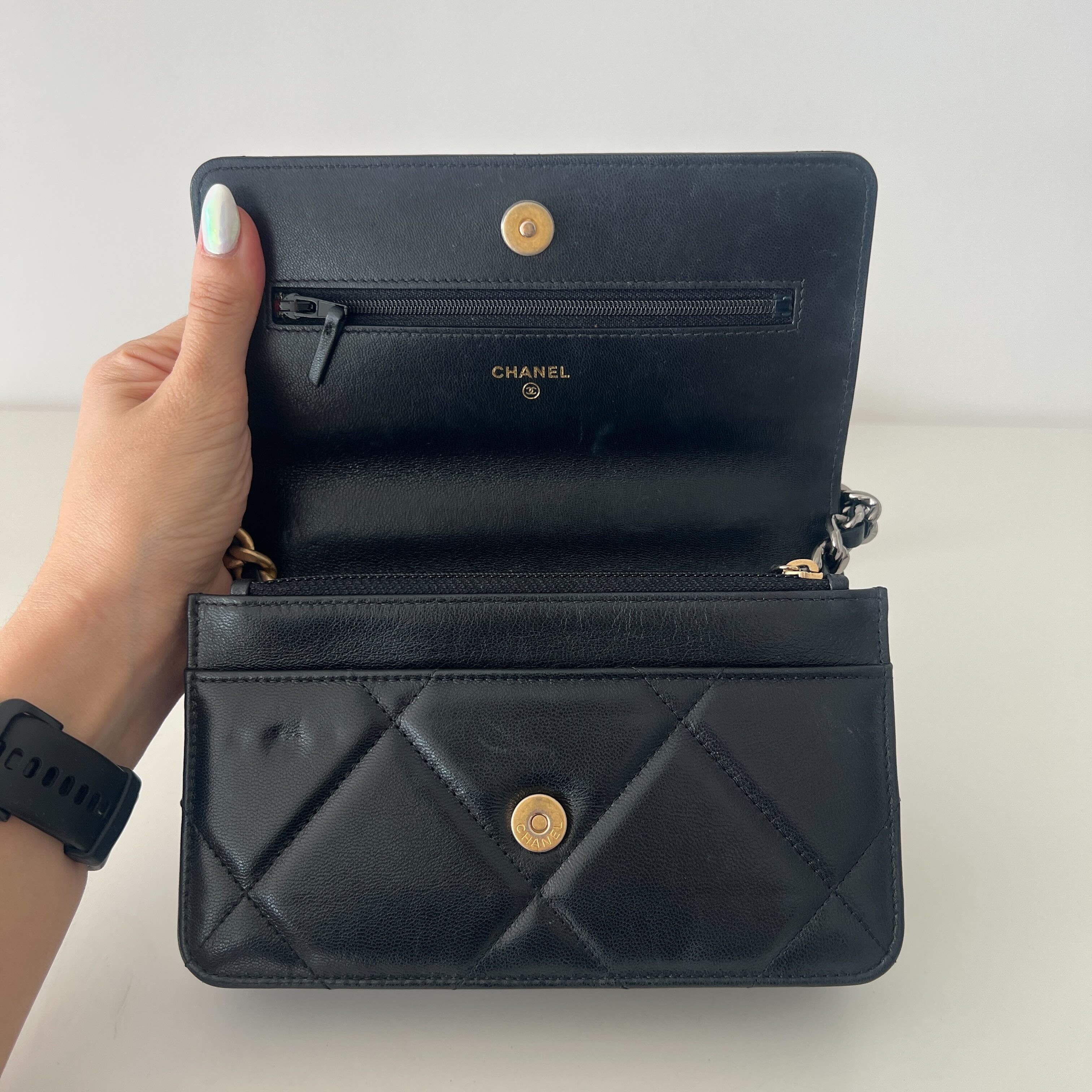 Chanel 19 WOC