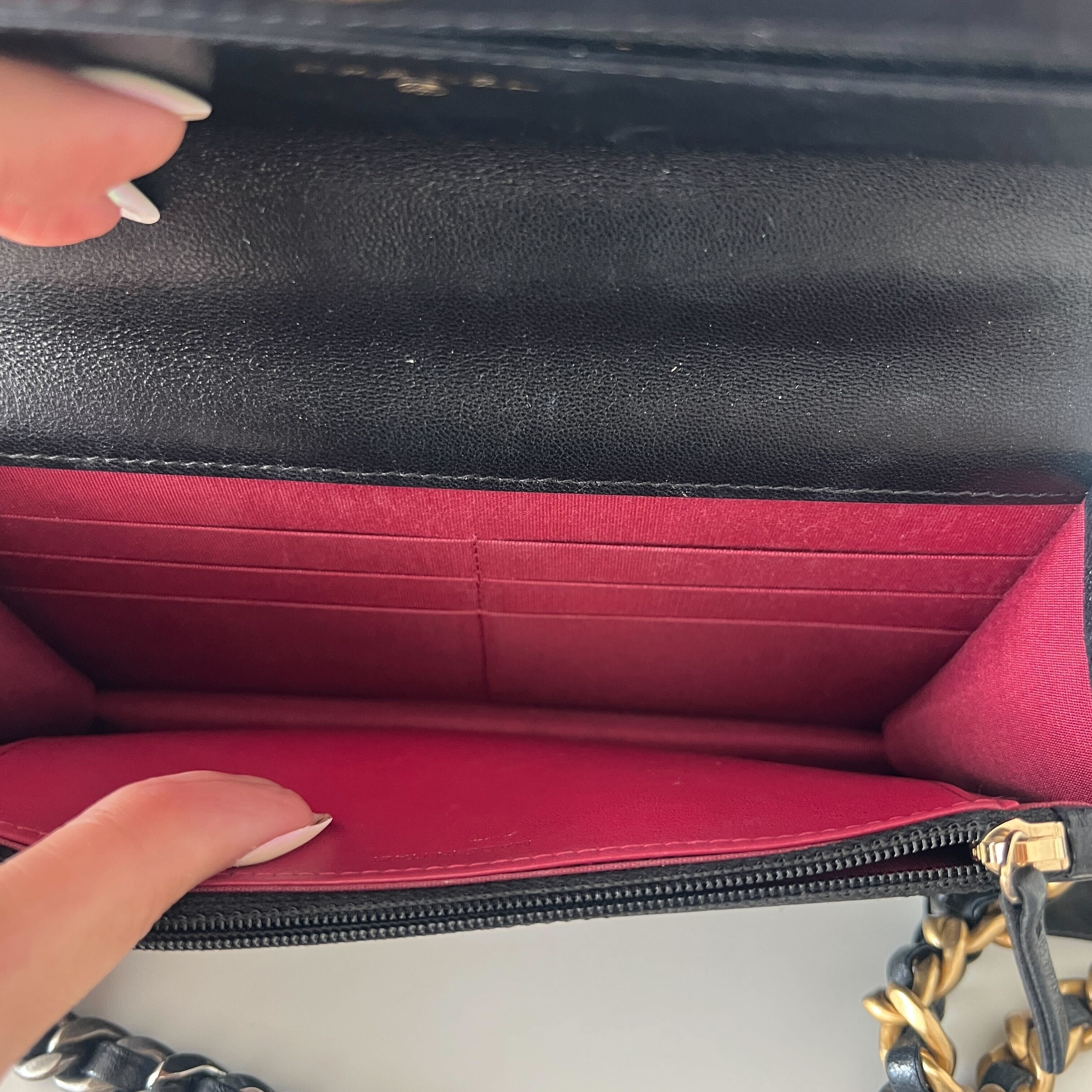 Chanel 19 WOC