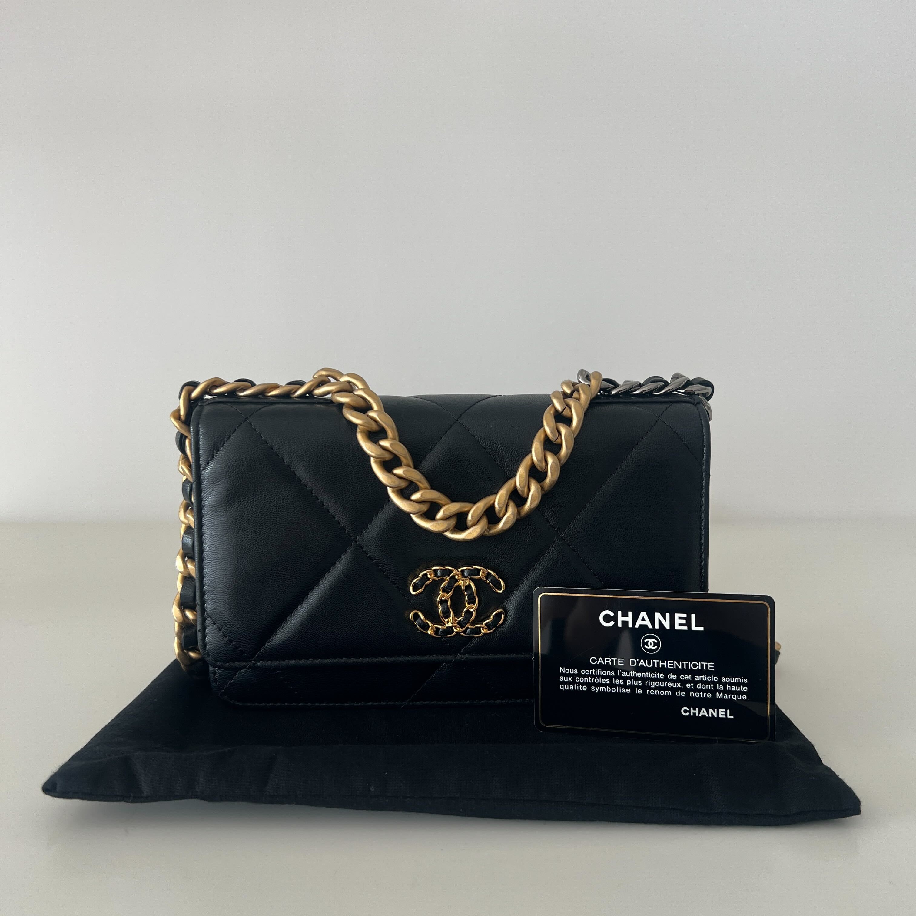 Chanel 19 WOC