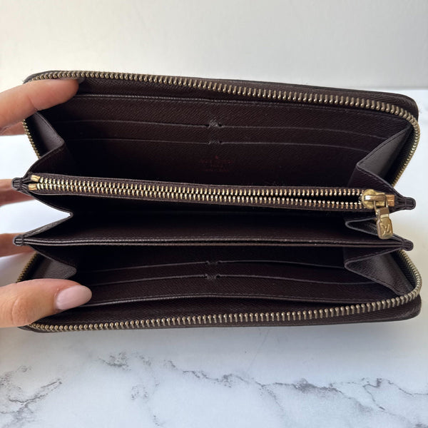 Louis Vuitton Zippy Wallet