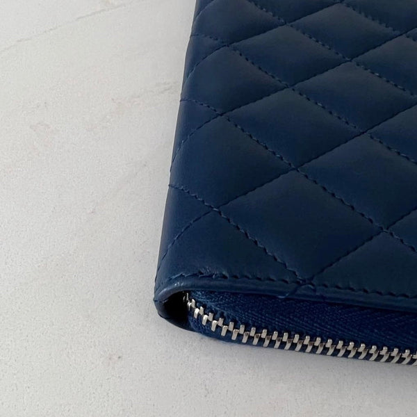 Chanel Classic Long Zipped Wallet