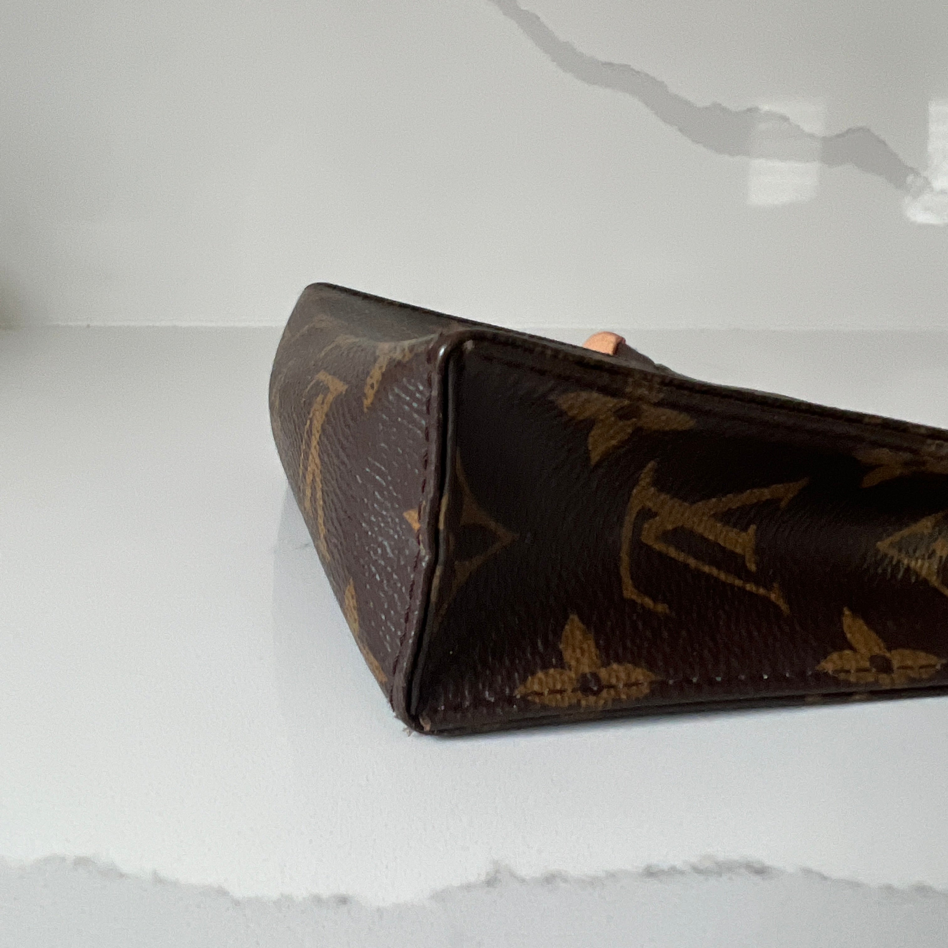 Louis Vuitton Toiletry 15