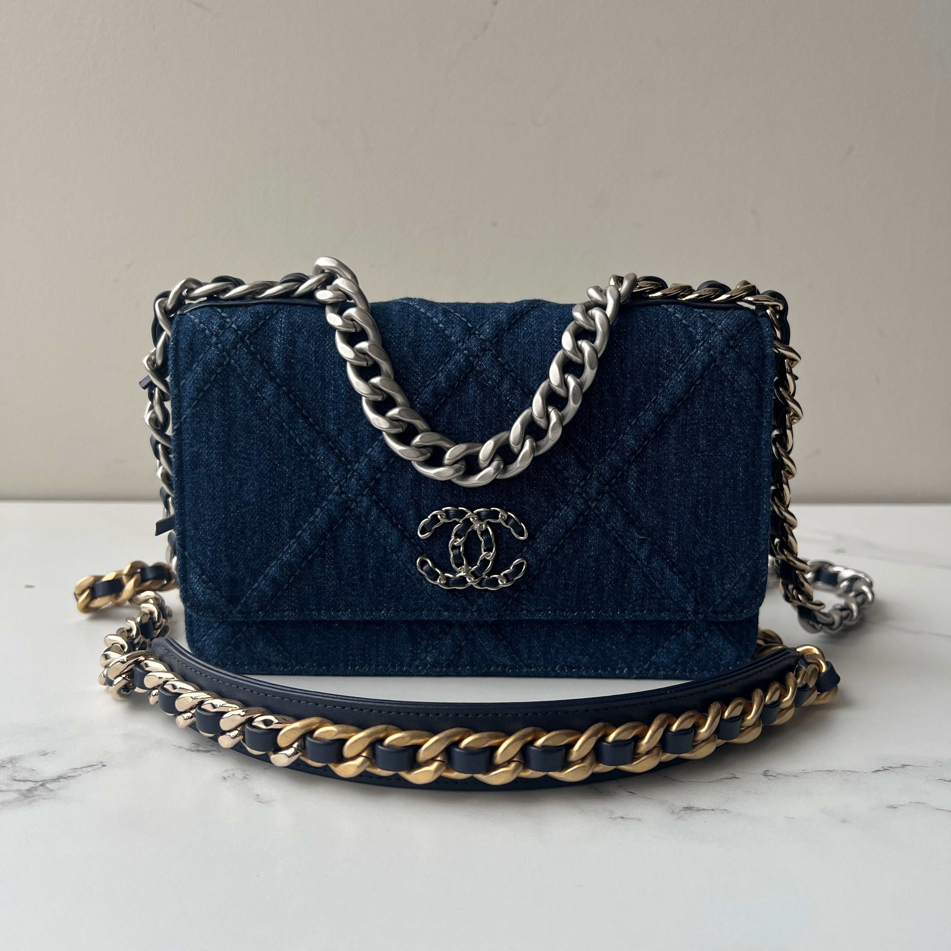 Chanel Wallet on Chain