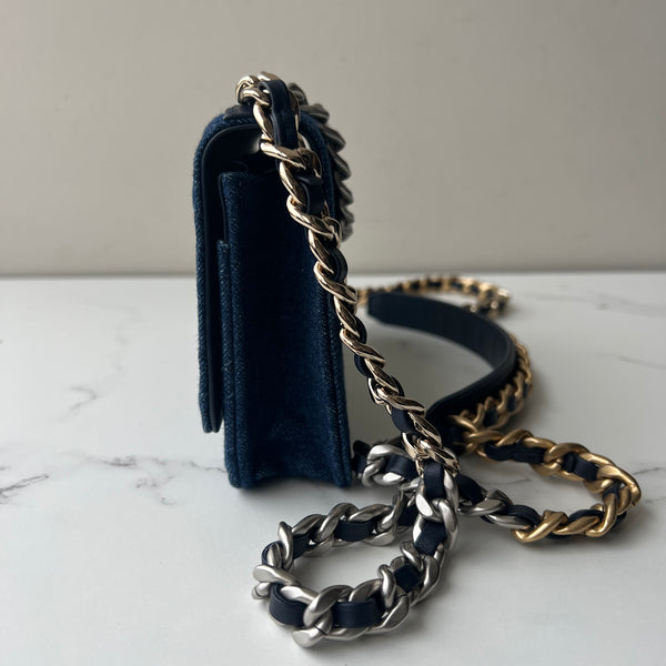 Chanel Wallet on Chain