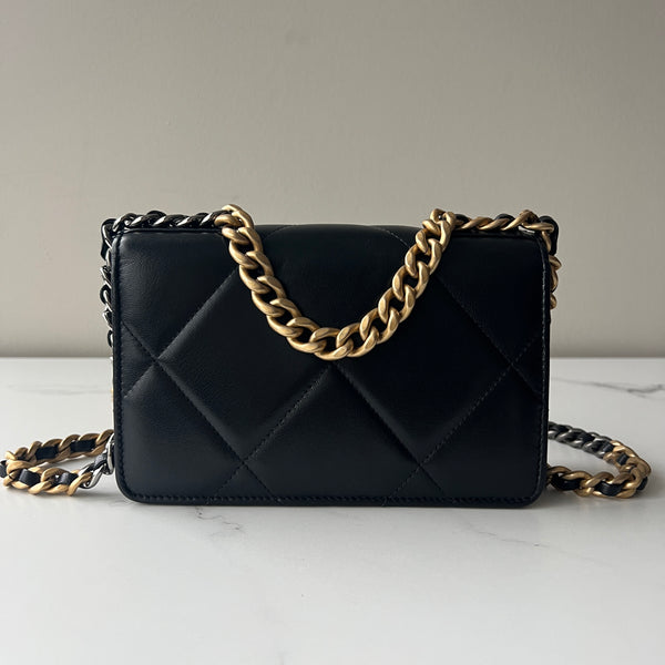 Chanel Wallet on Chain