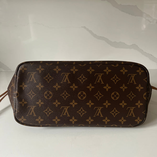 Louis Vuitton Neverfull MM & Pouch