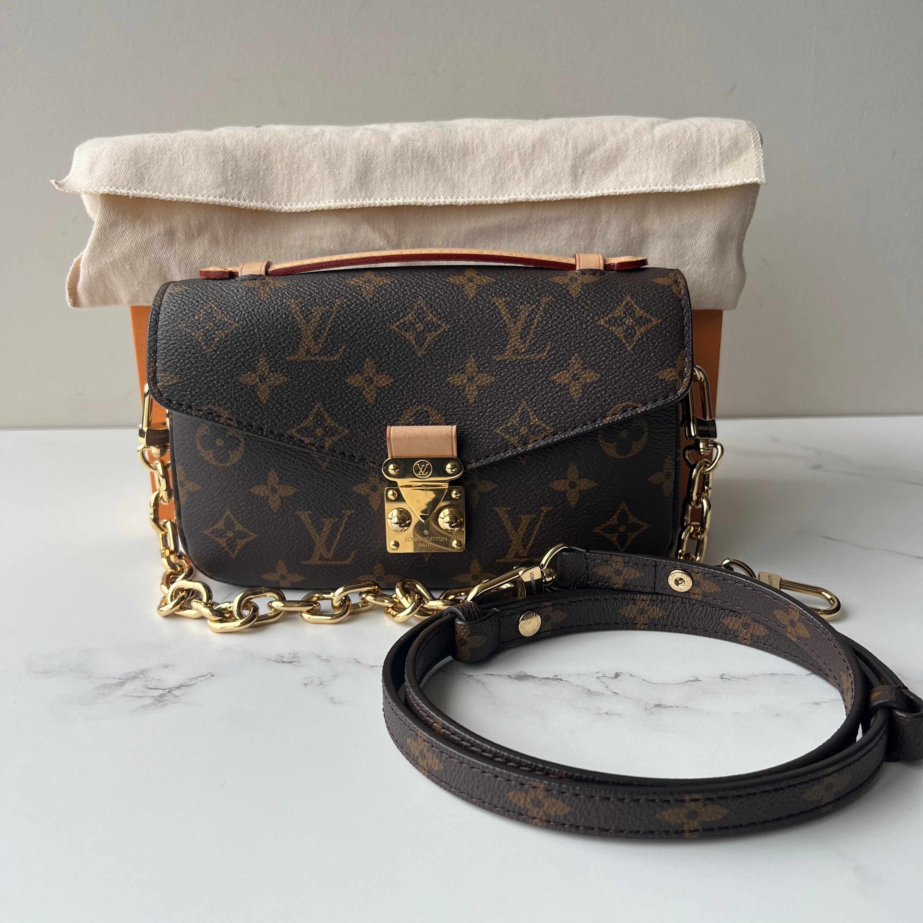 Louis Vuitton Pochette Metis East West