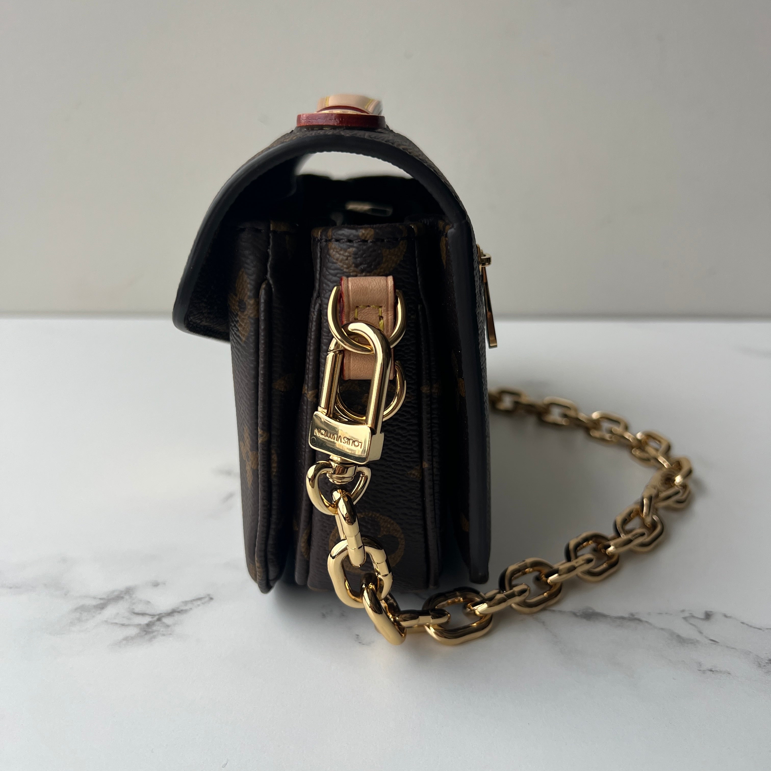 Louis Vuitton Pochette Metis East West