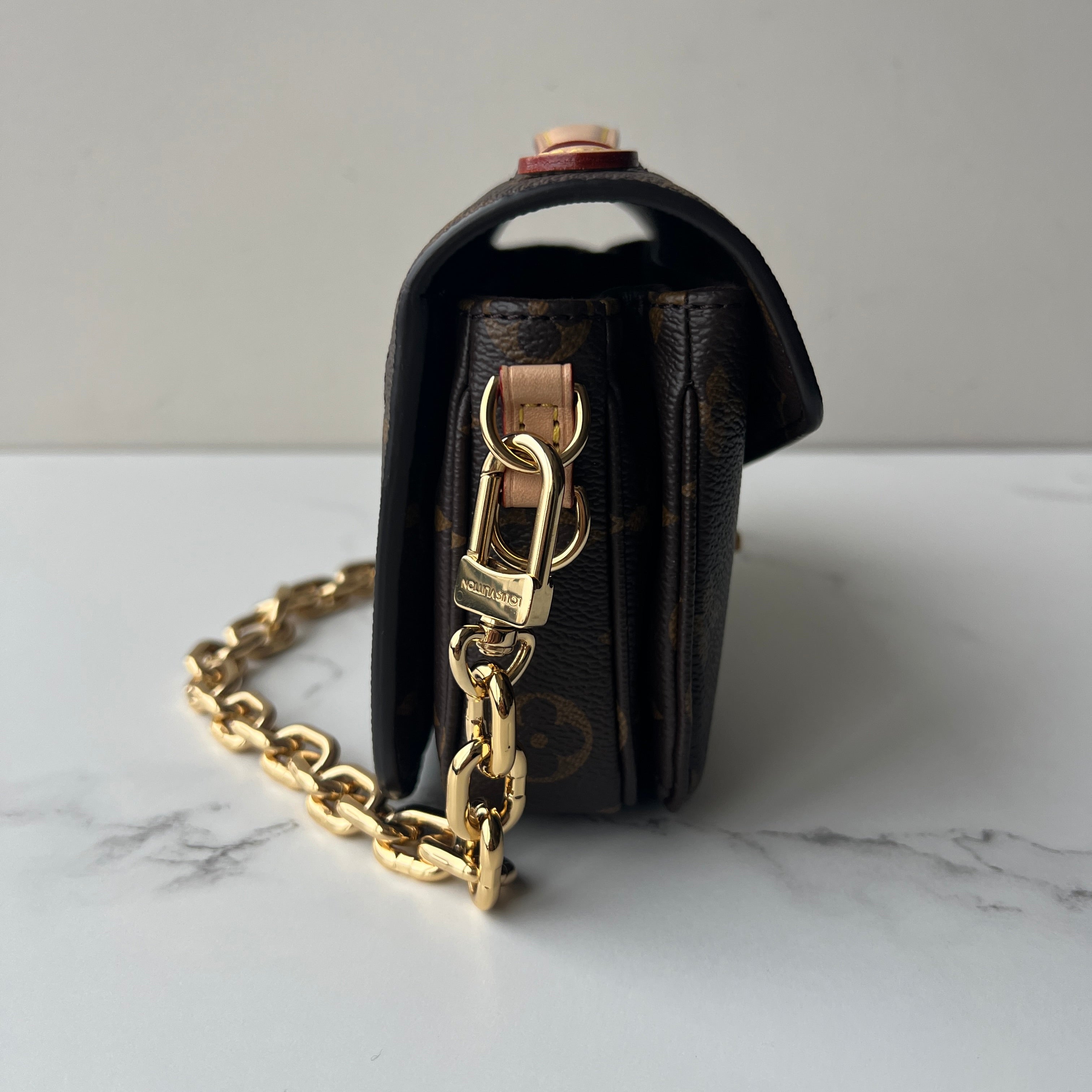 Louis Vuitton Pochette Metis East West