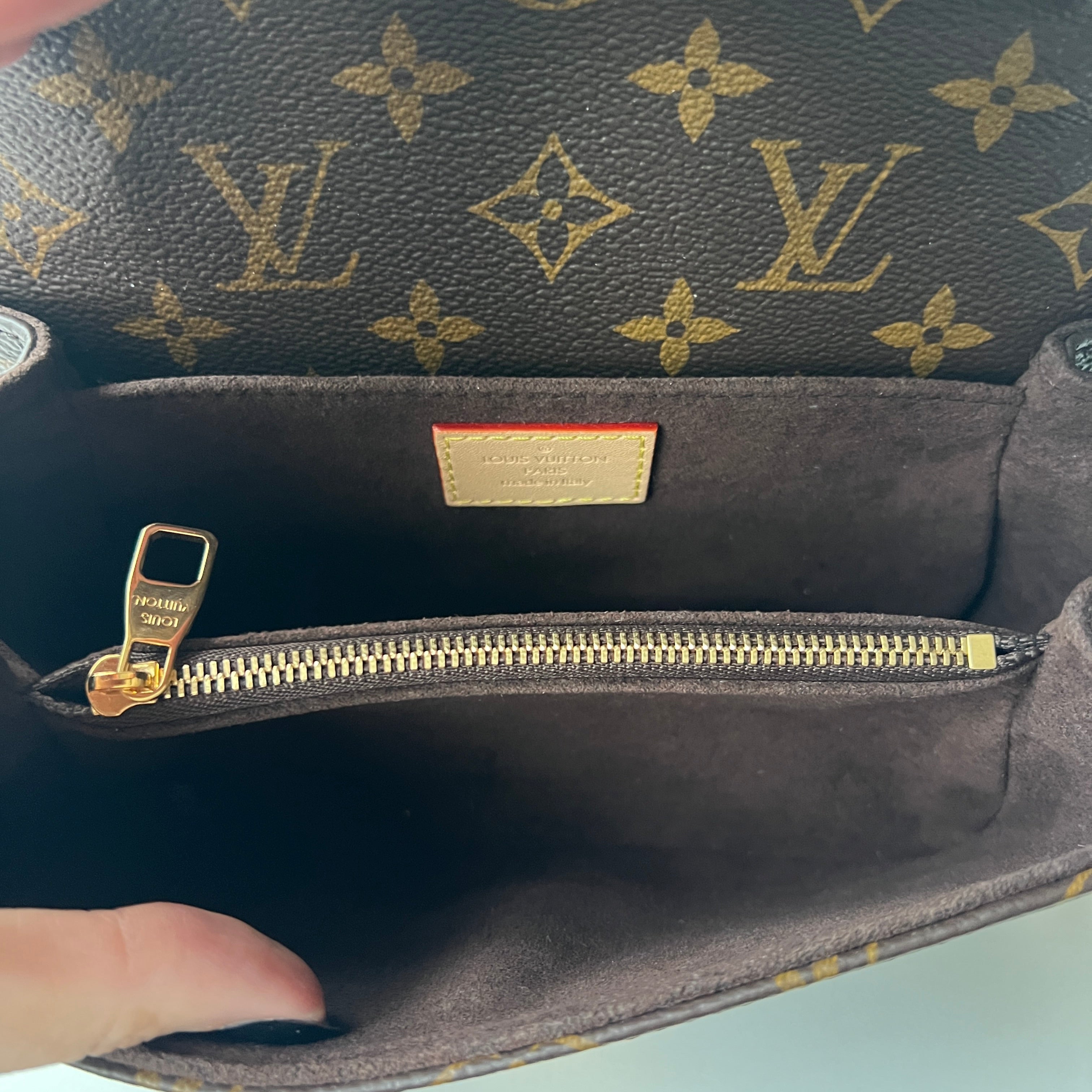 Louis Vuitton Pochette Metis East West