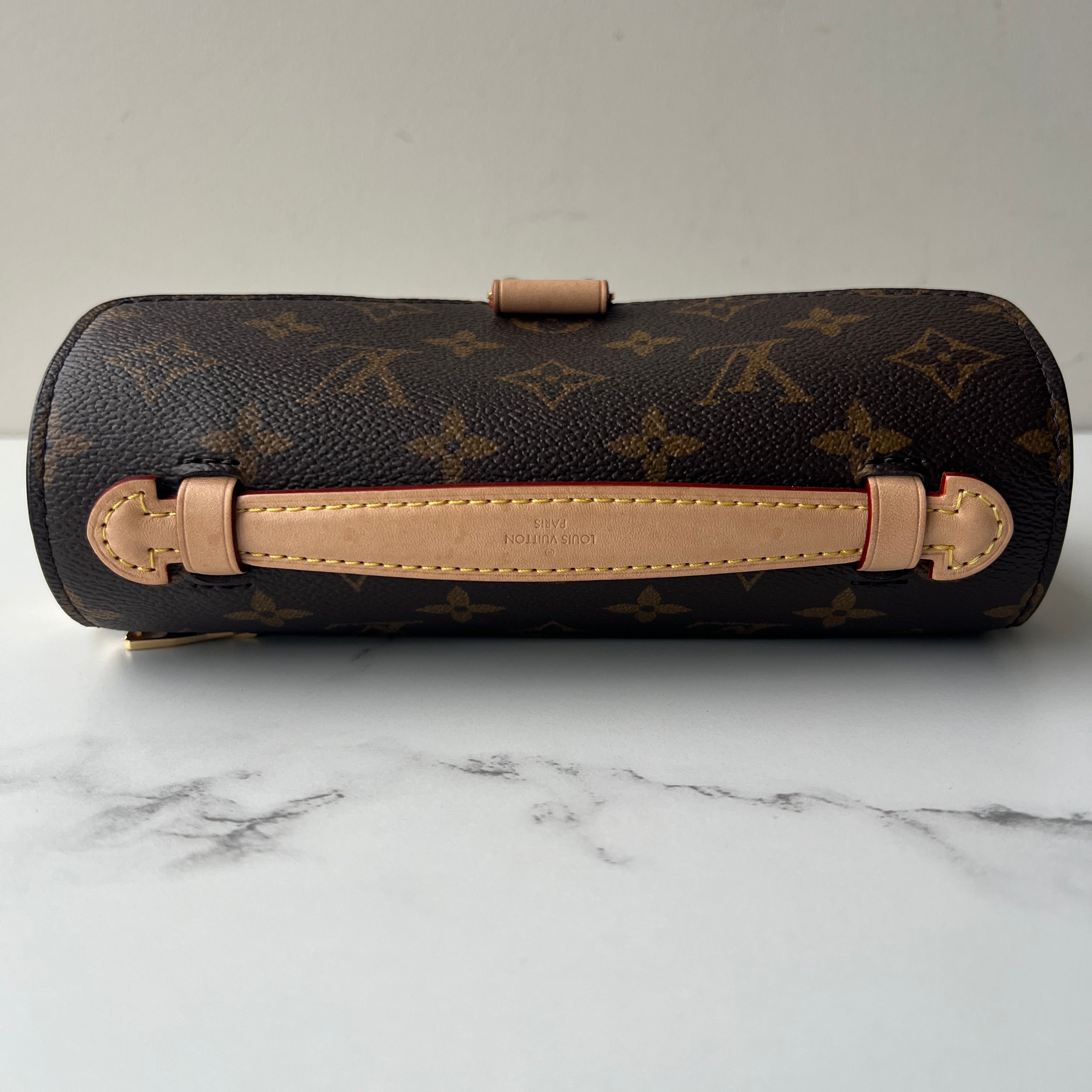 Louis Vuitton Pochette Metis East West