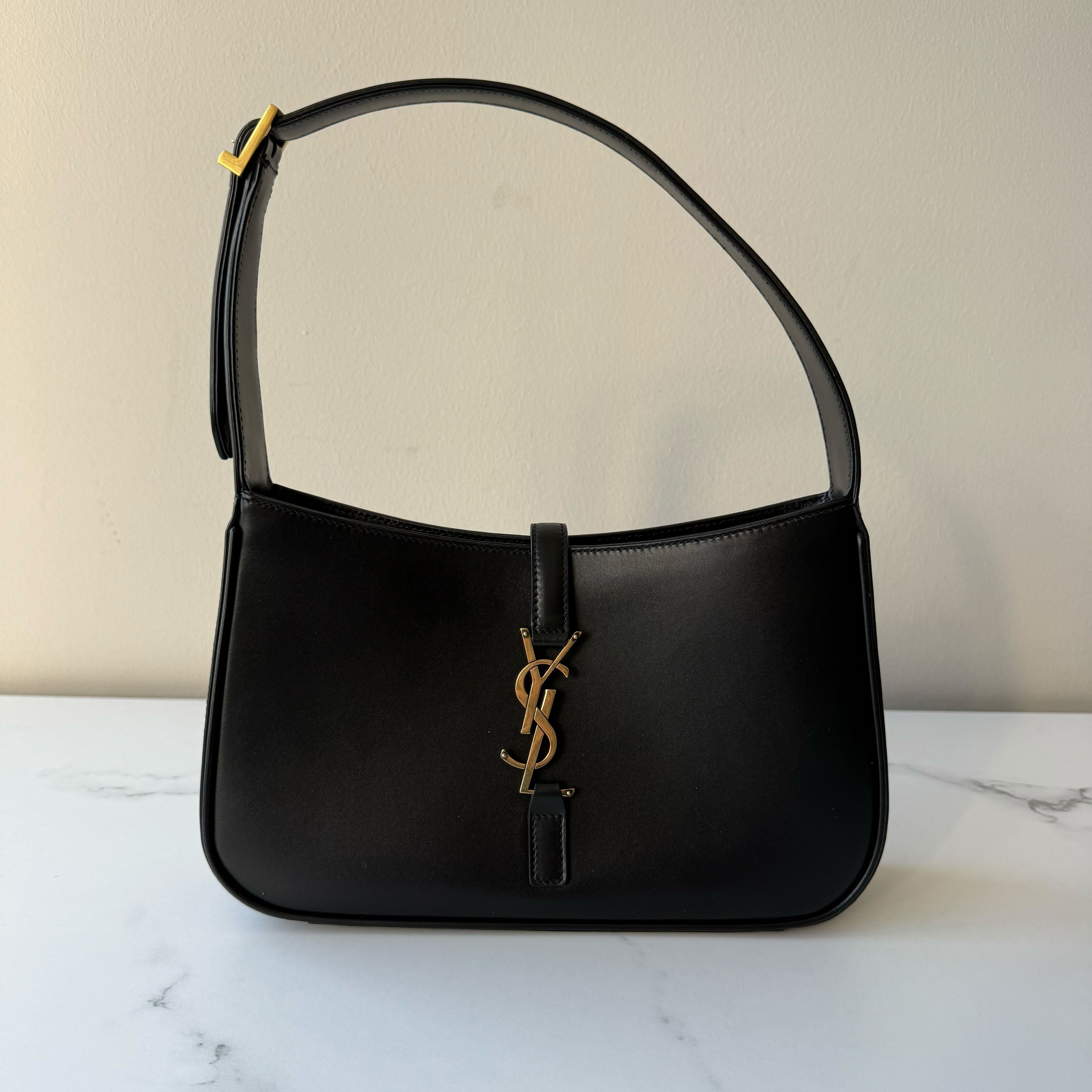 Saint Laurent Le 5 A 7