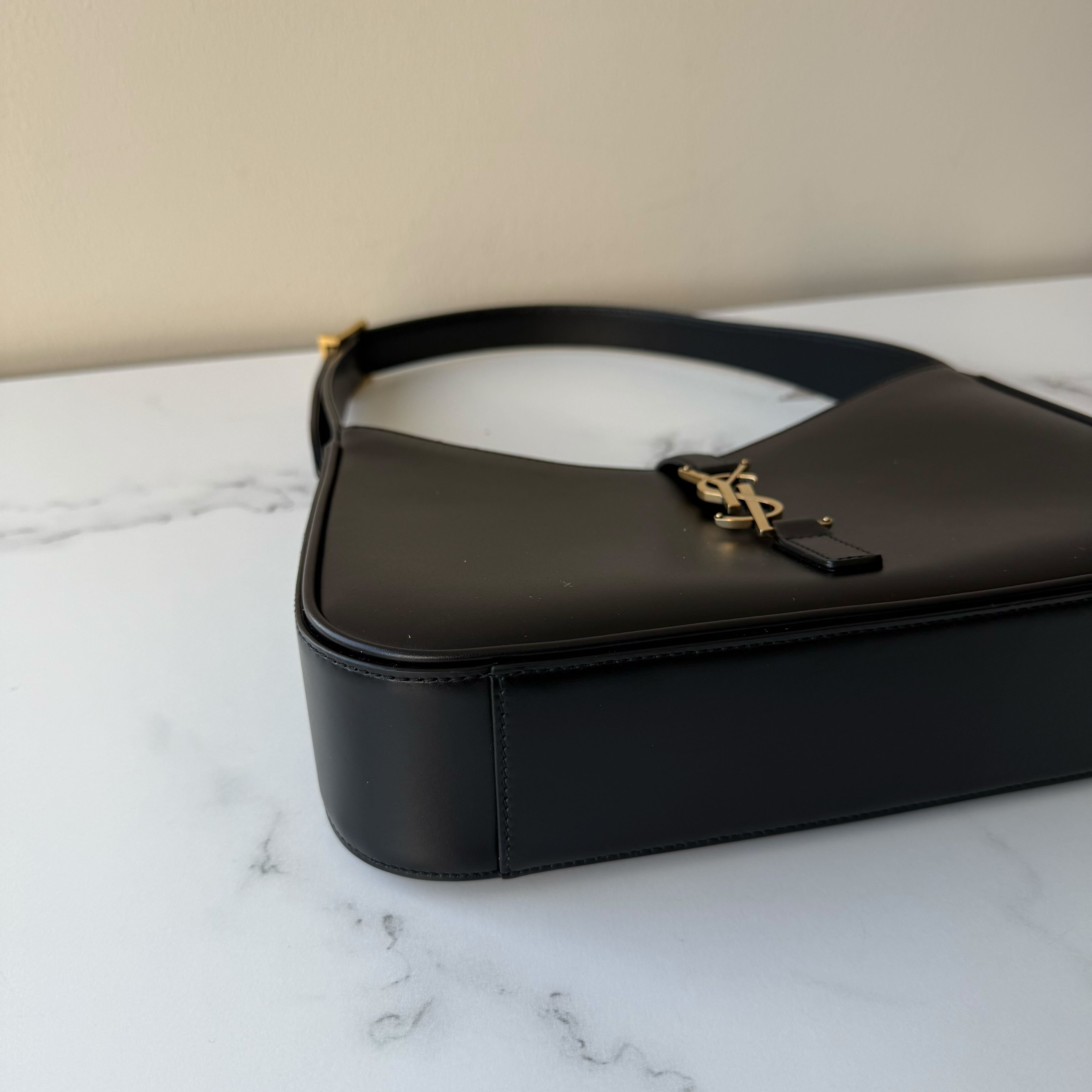 Saint Laurent Le 5 A 7