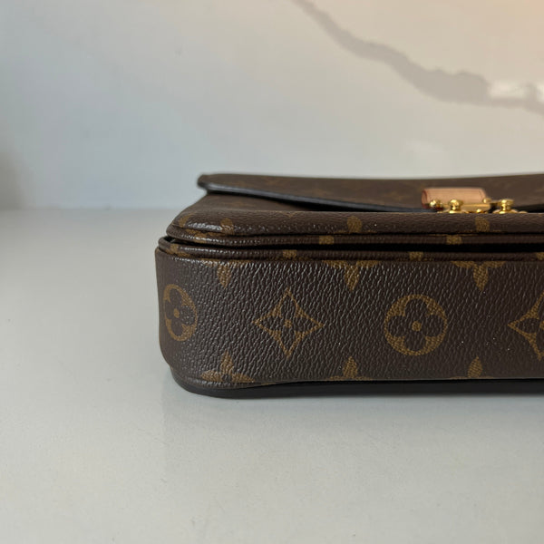 Louis Vuitton Pochette Metis