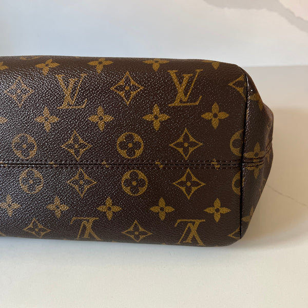Louis Vuitton Raspail